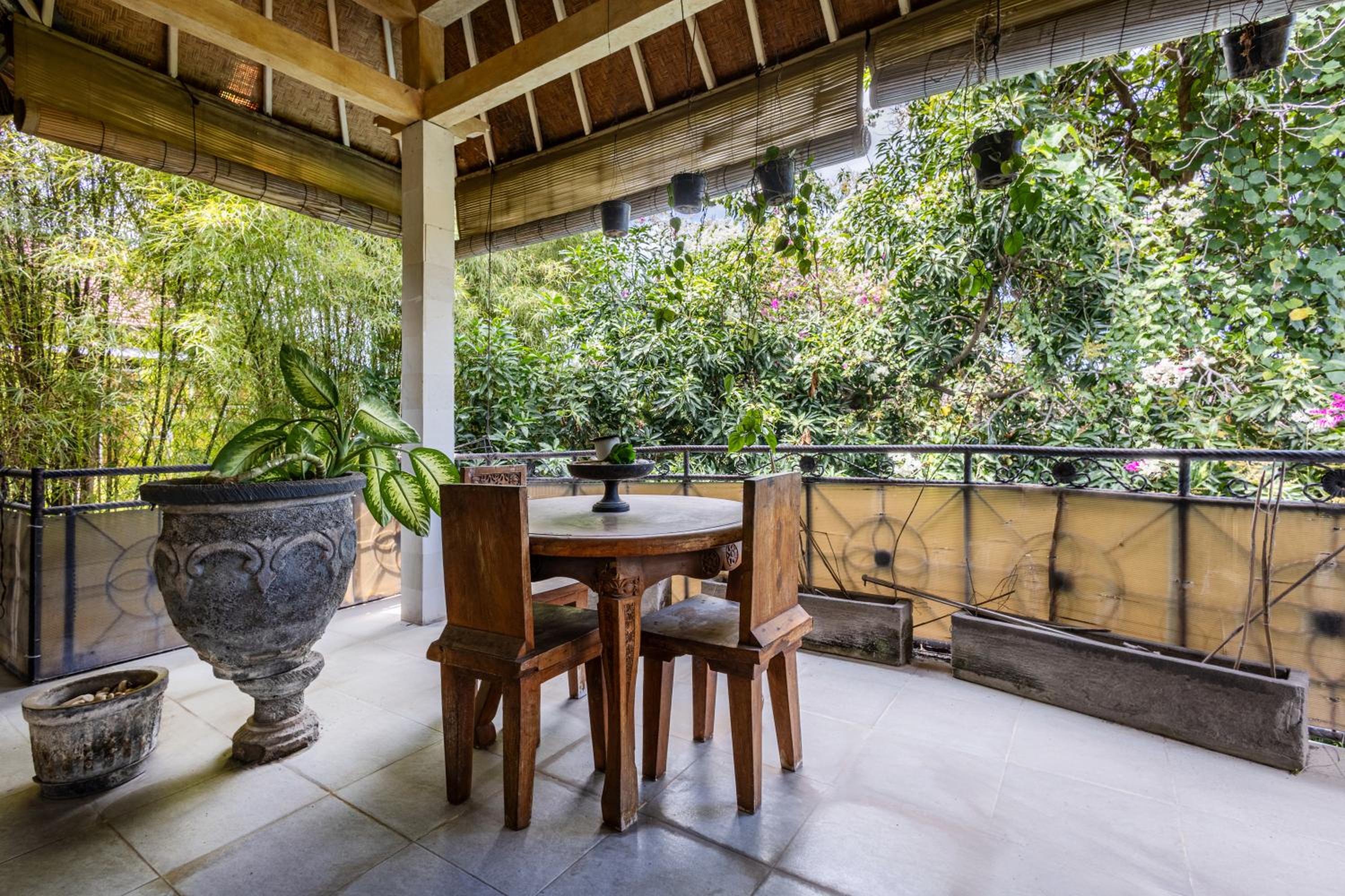 Canggu's Hidden Gem - 2 Mins from Finns