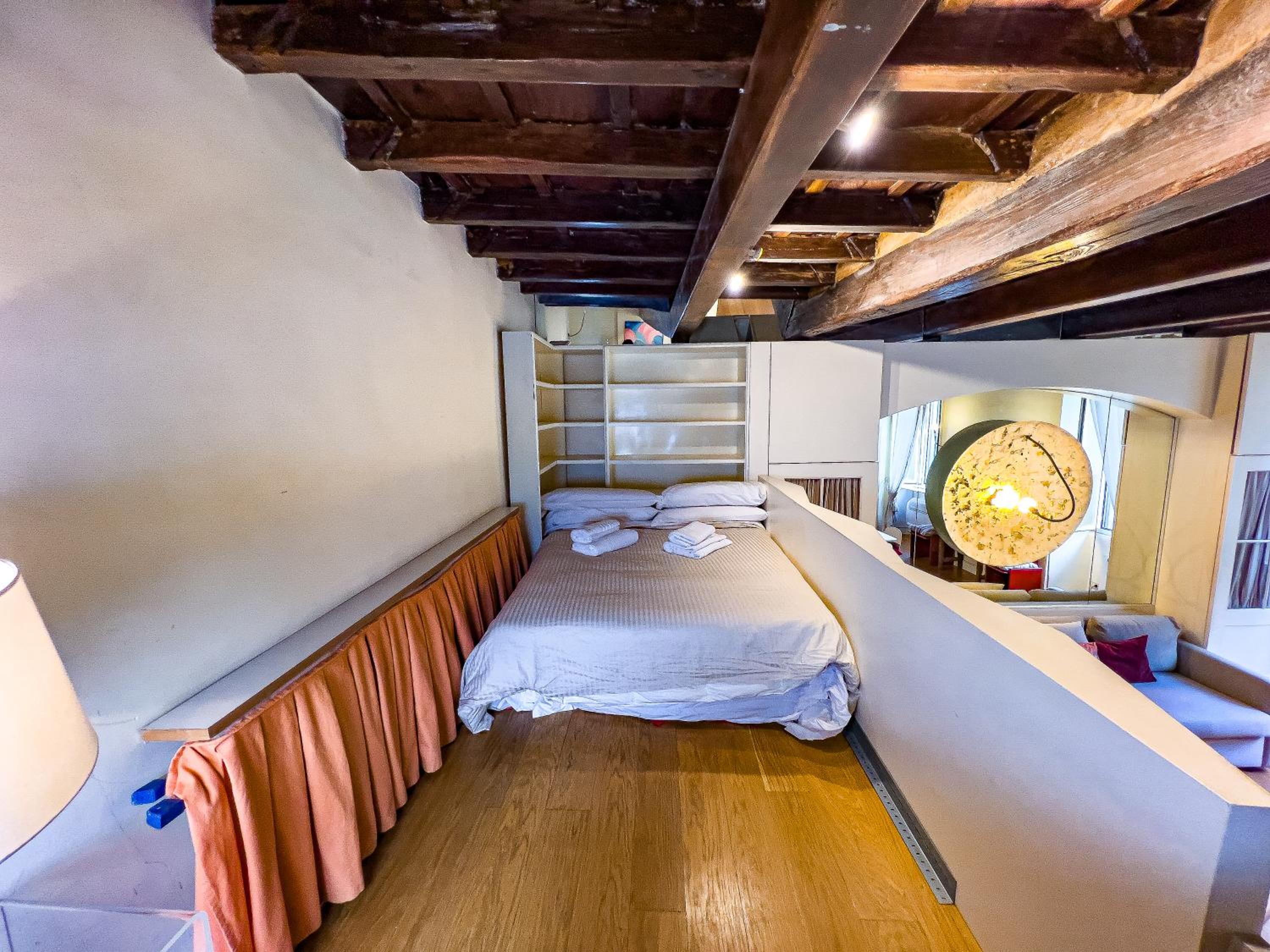 Piazza Navona Spacious 2BR Best Value Rome IREX Apartment