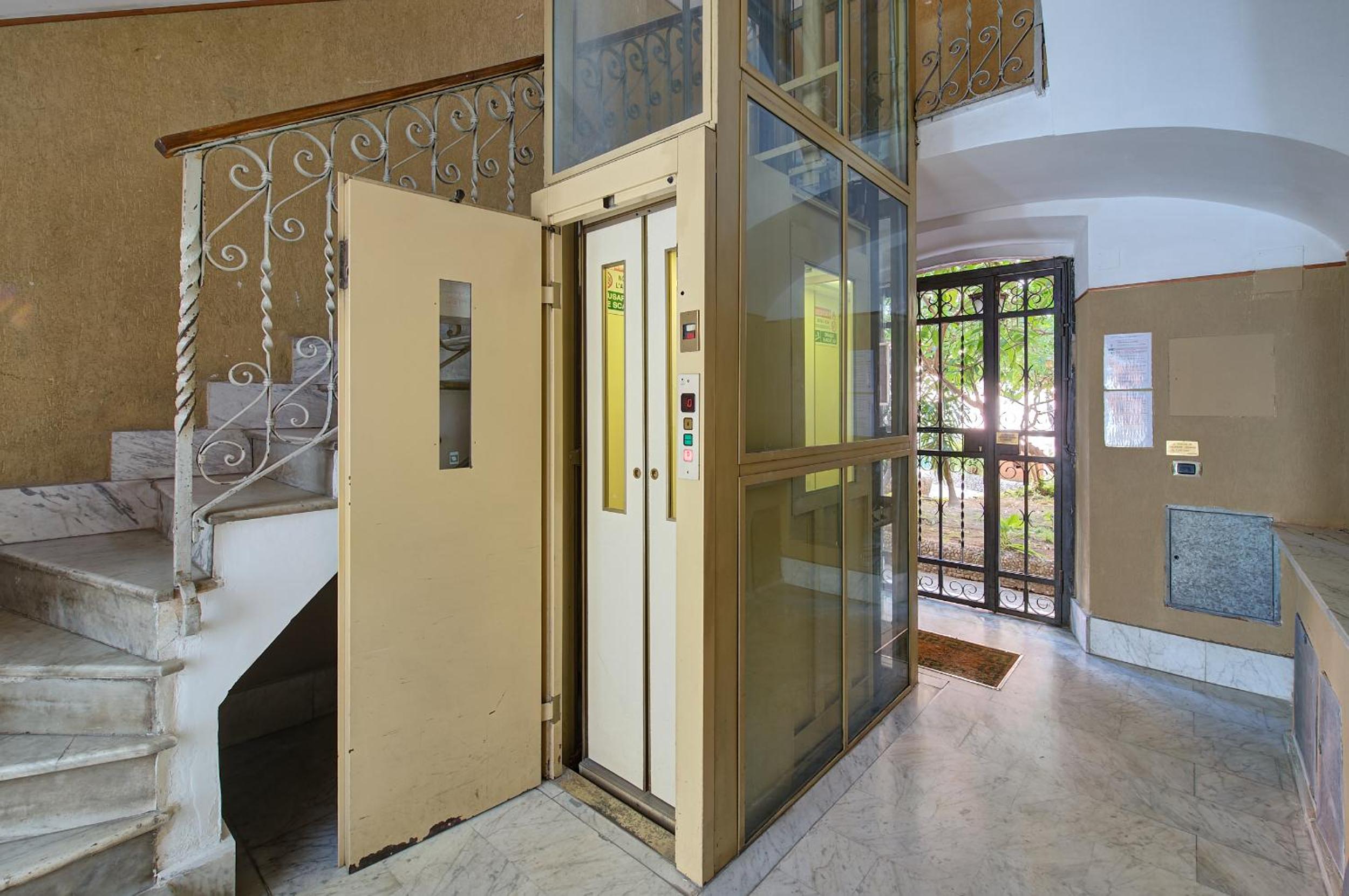 IREX near Vatican Museum new apartment