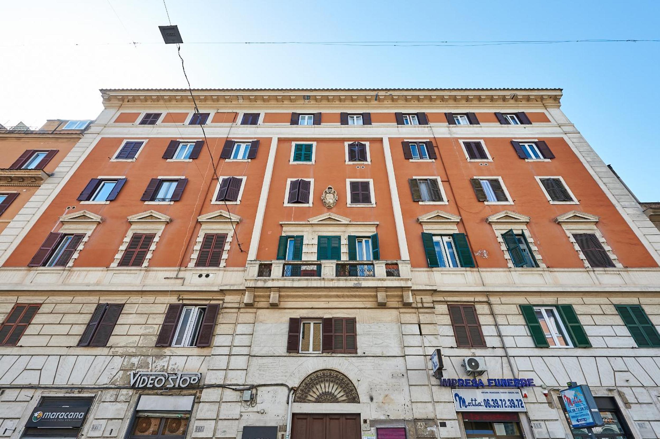 IREX near Vatican Museum new apartment