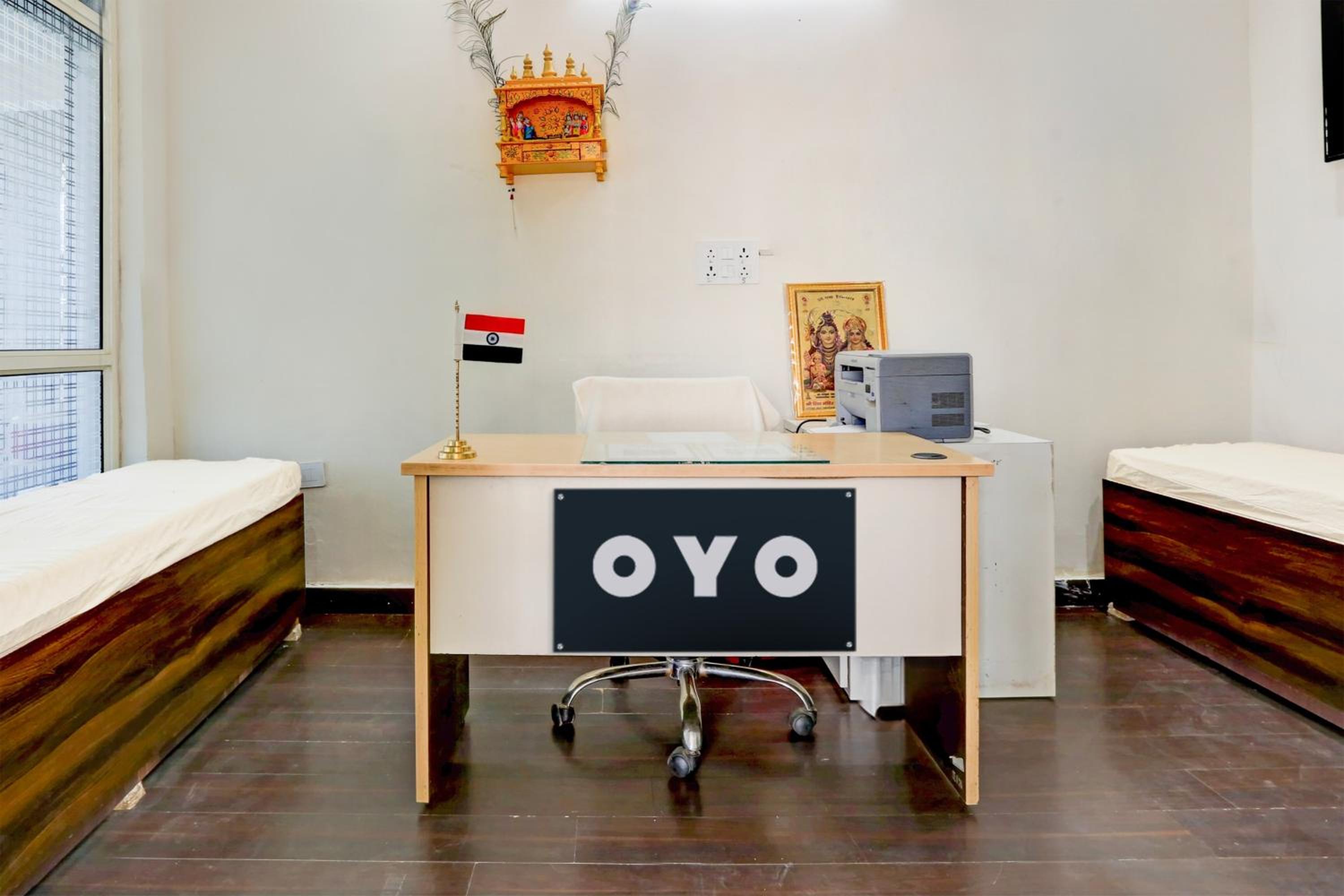Lobby & Reception