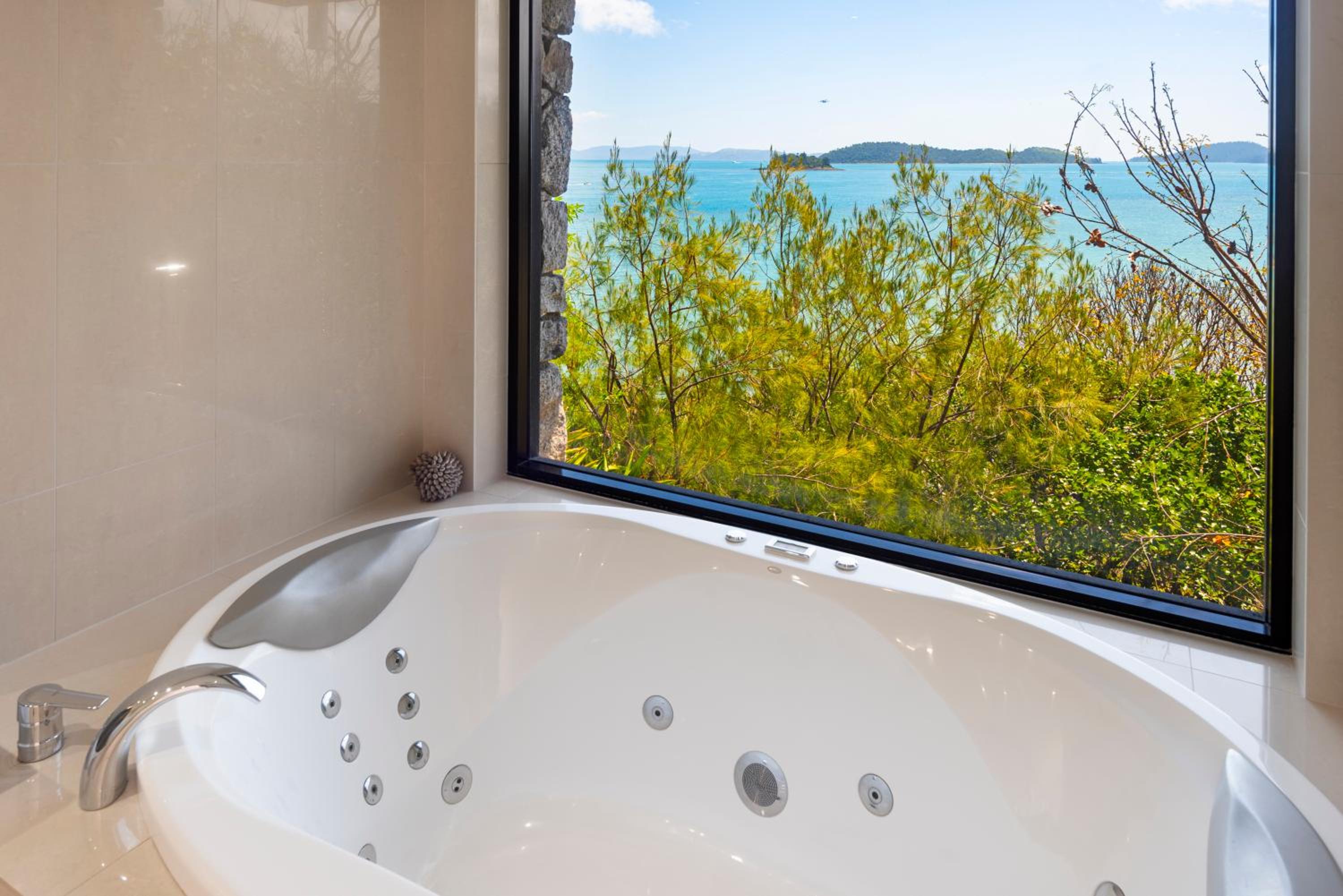 Edge Apartments on Hamilton Island by HIHA