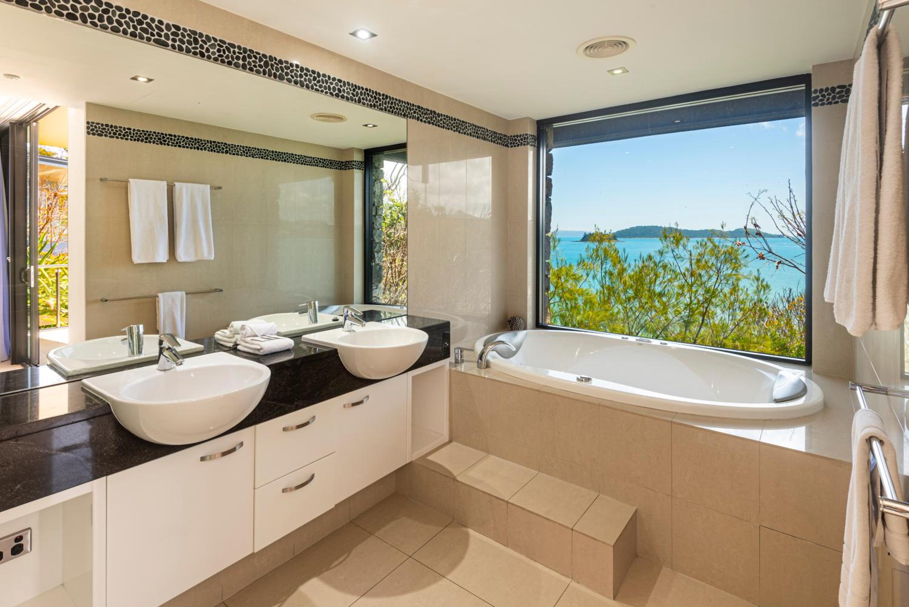 Edge Apartments on Hamilton Island by HIHA