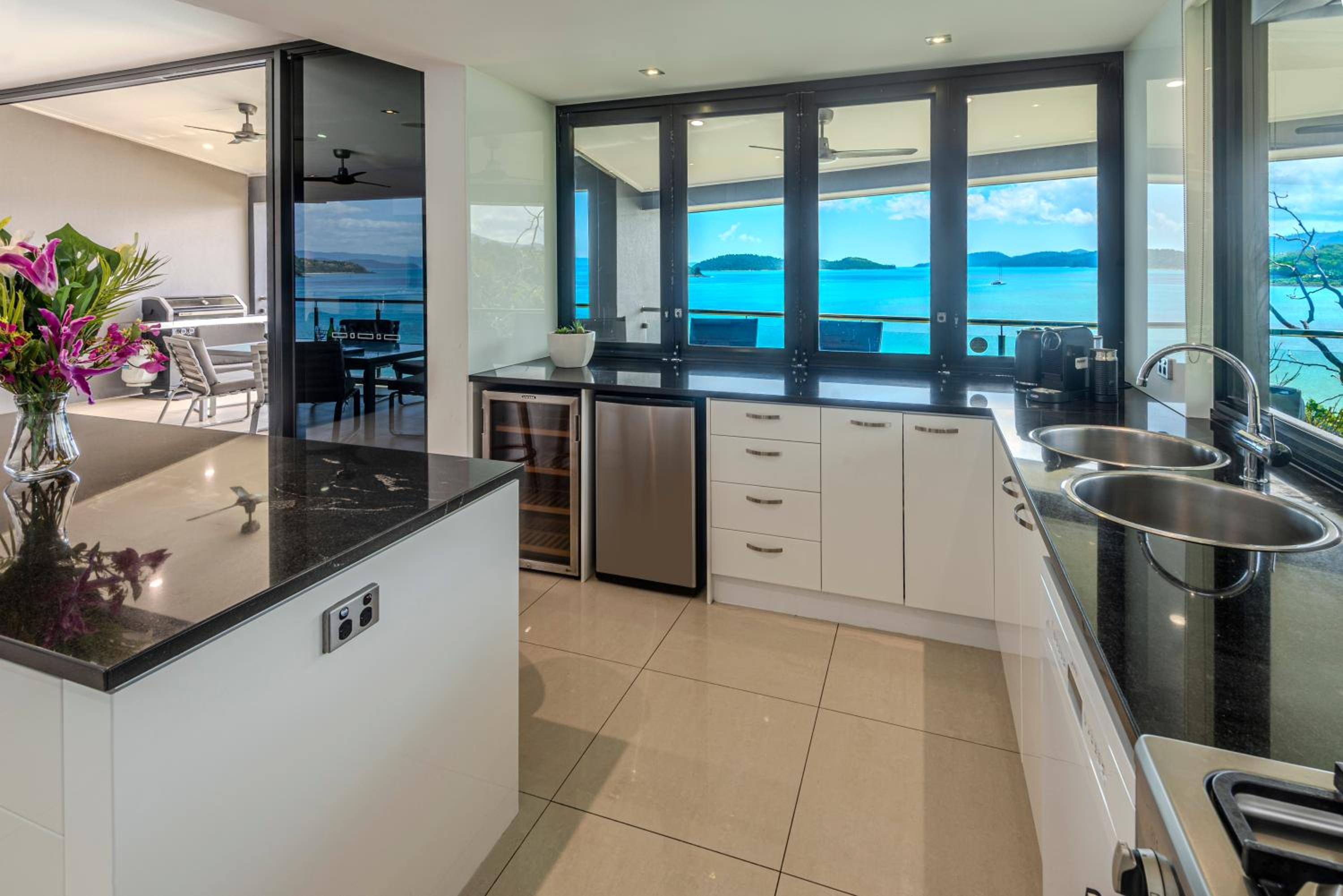 Edge Apartments on Hamilton Island by HIHA