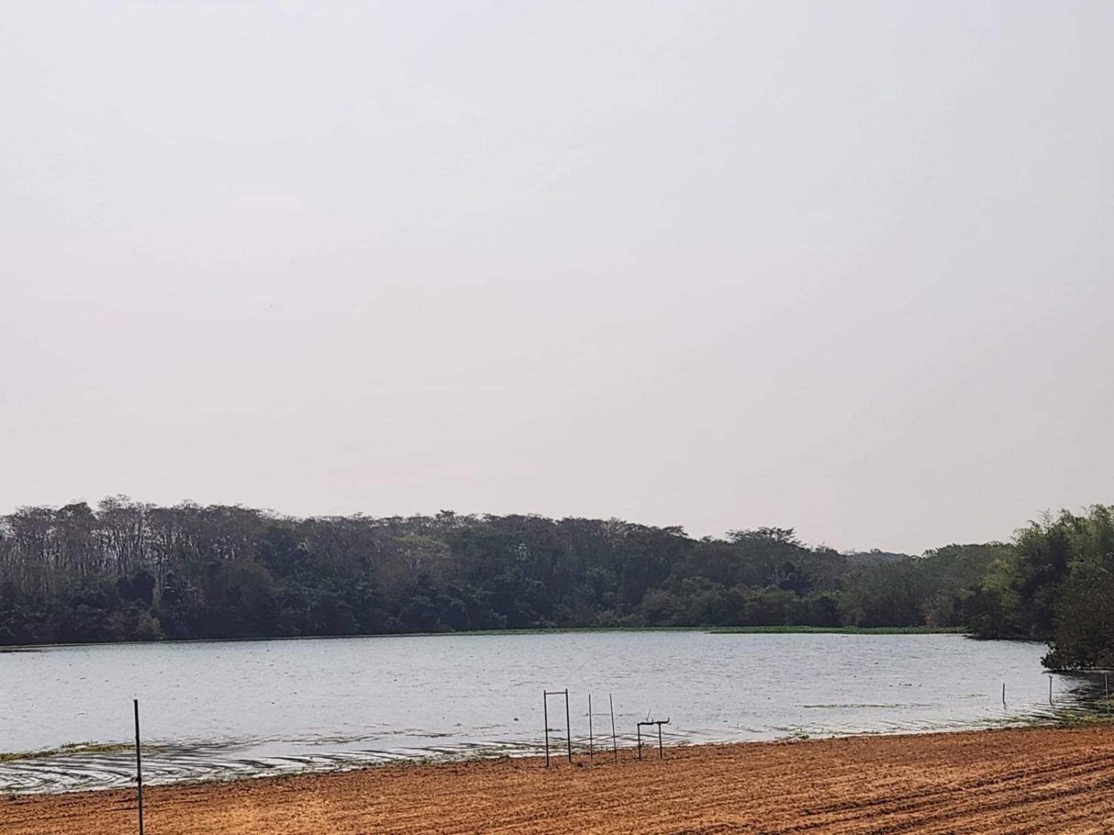 Casa contemporânea à beira do rio Paraná-VLC Stays