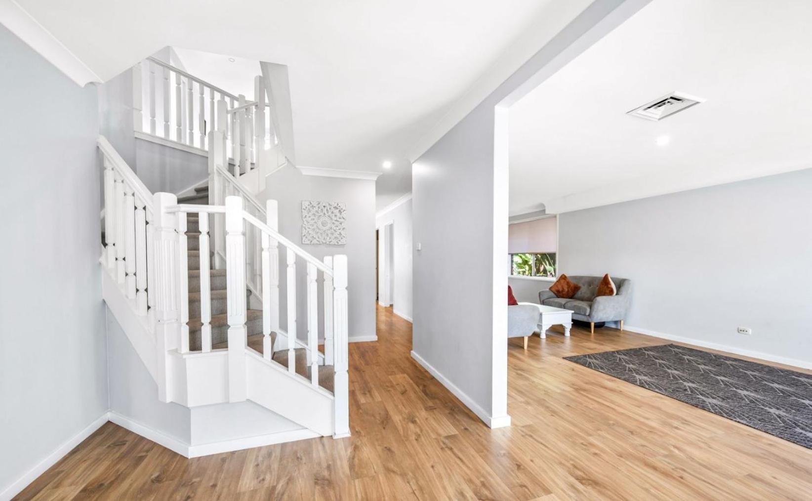 Cheerful 4-bedroom family retreat in Caves Beach