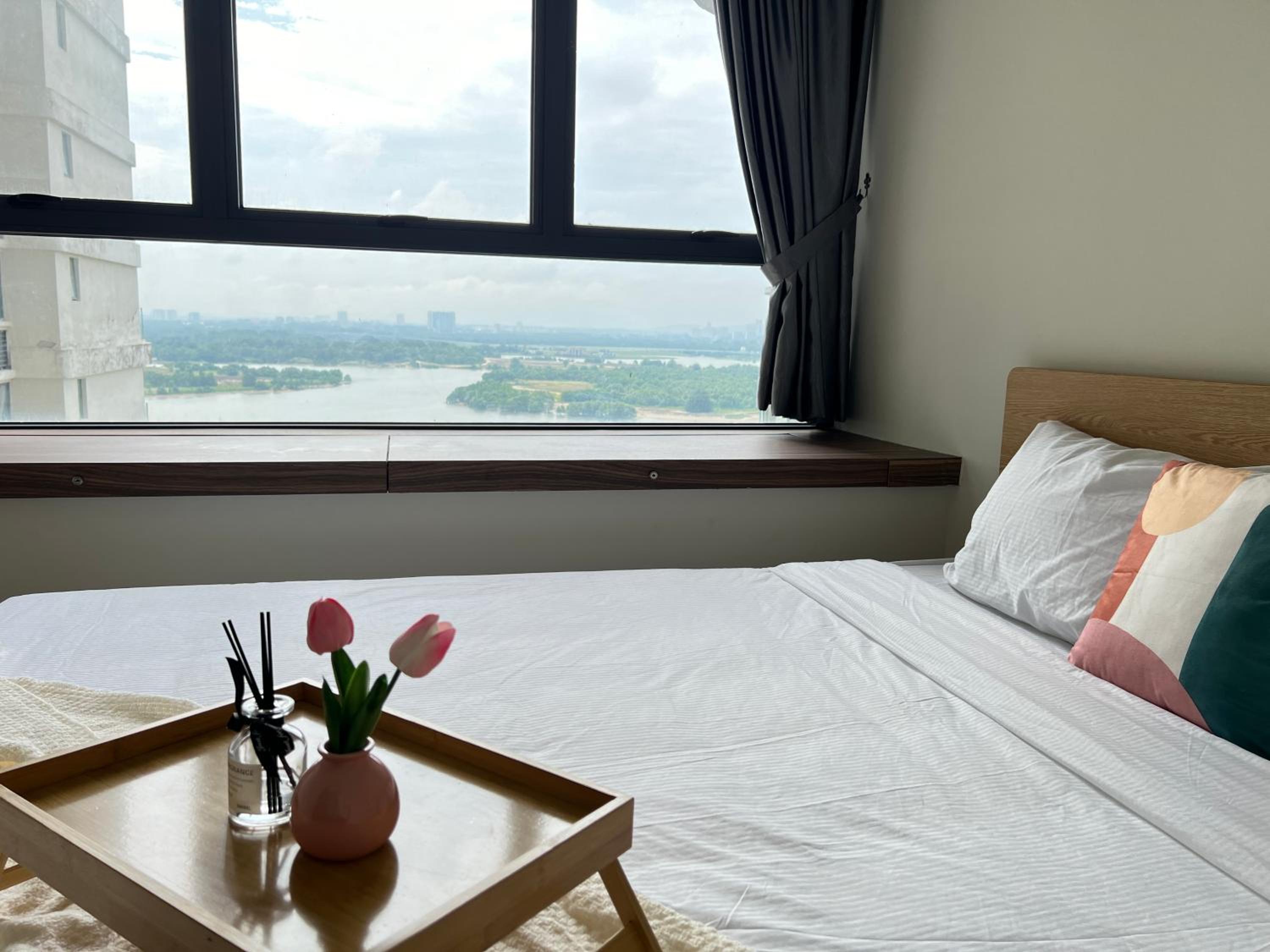 DangaBay 2R 4pax with Balcony Seaview near CIQ by Wehome
