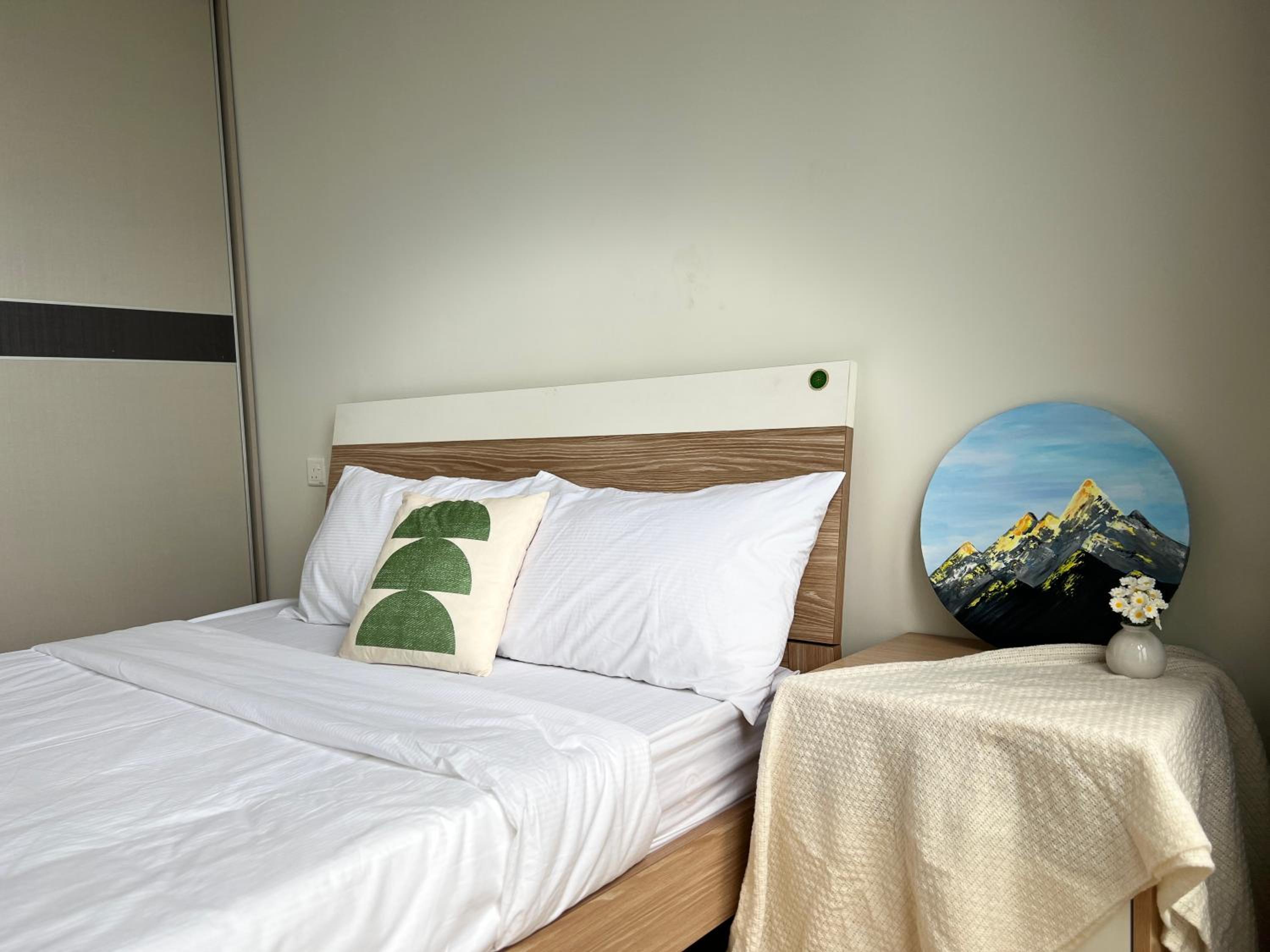 DangaBay 2R 4pax with Balcony Seaview near CIQ by Wehome