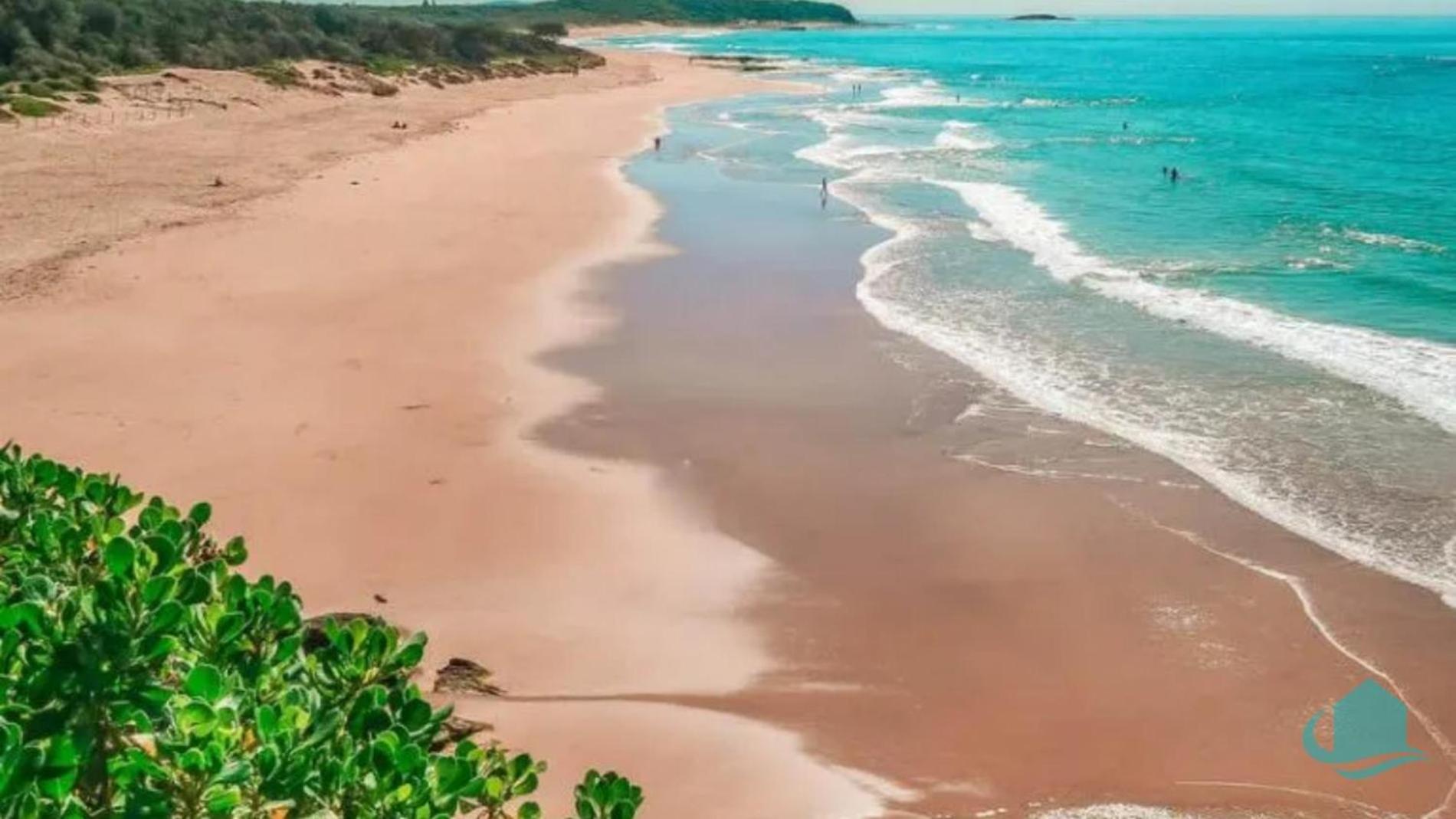 Caves Beach Retreat - close to beach and shops