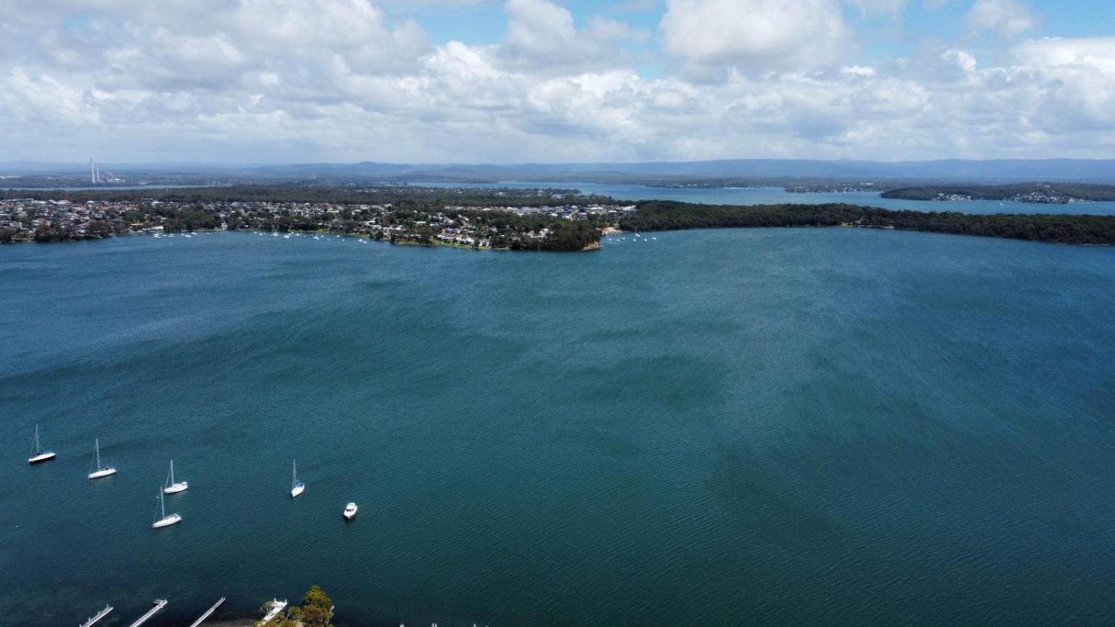 Lake Sabai - Waterfront and private pool