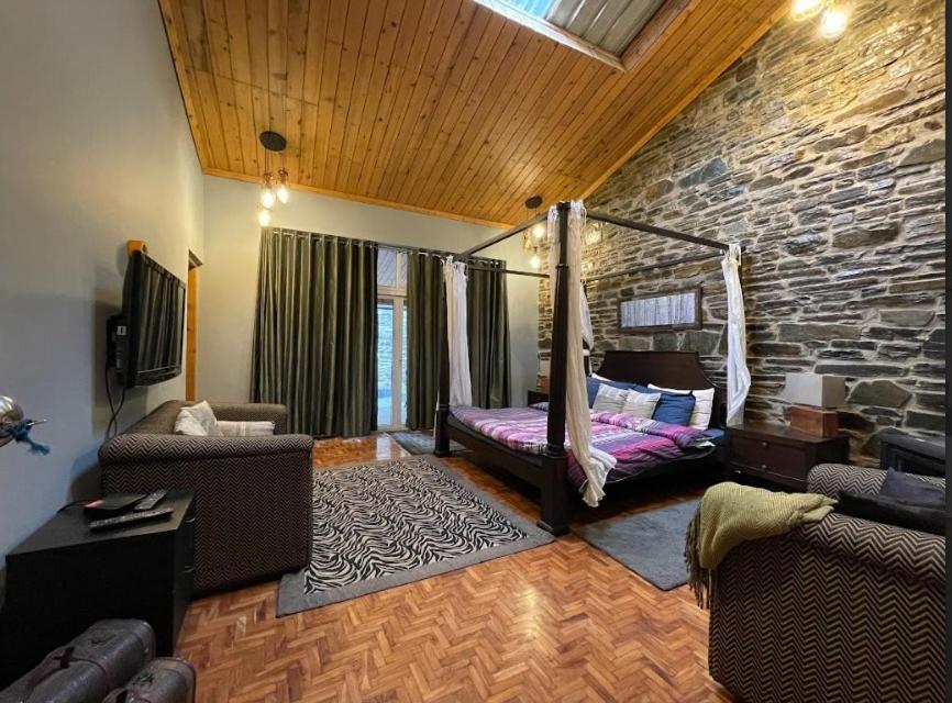 Mountain Hill Mansion