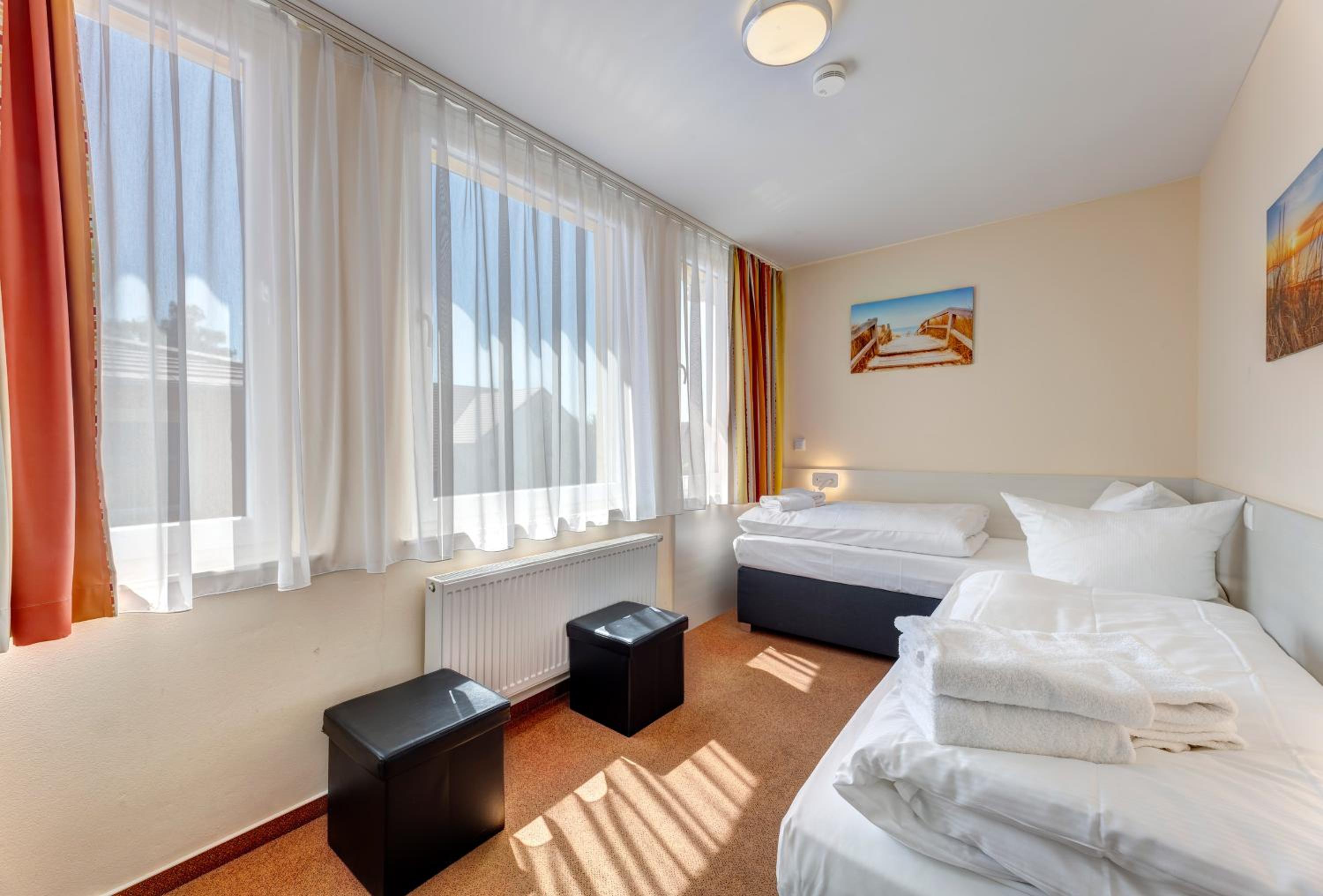 Ferienhaus Meinholdstraße 46 2 mit 5 Schlafzimmern, Privater Sauna, Kamin, ca 500m vom Strand