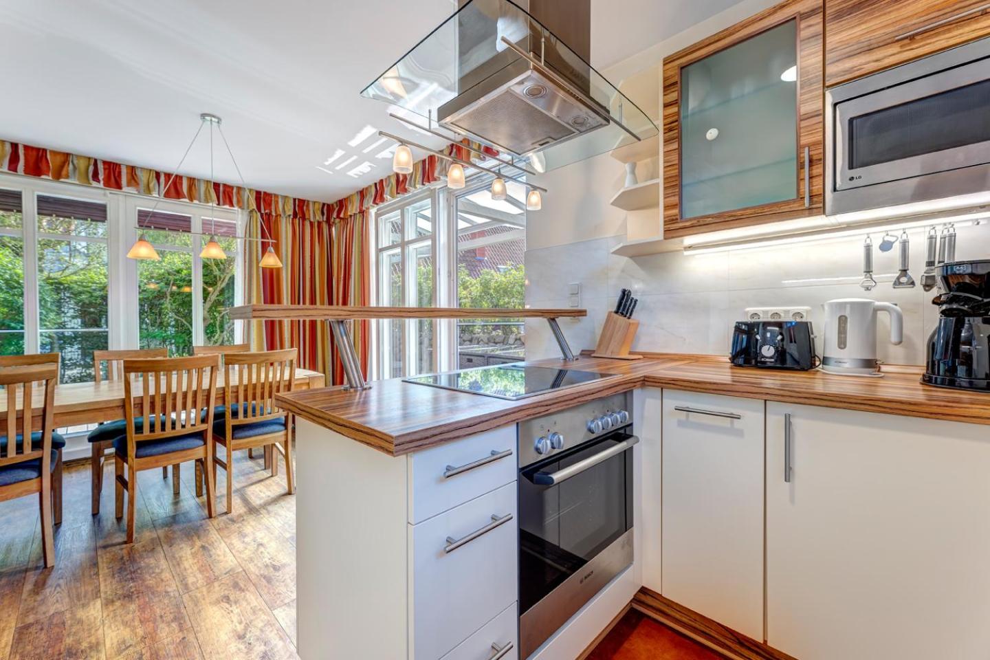 Küstenhaus mit eigener Sauna und Kamin ca 400 vom Ostseestrand