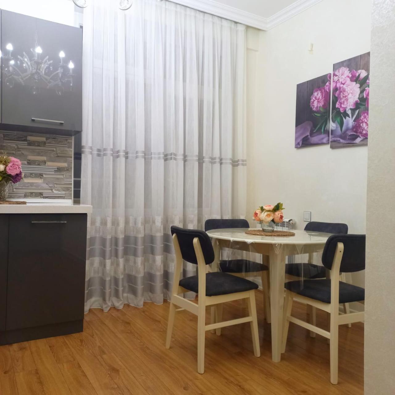 Farid's apartment
