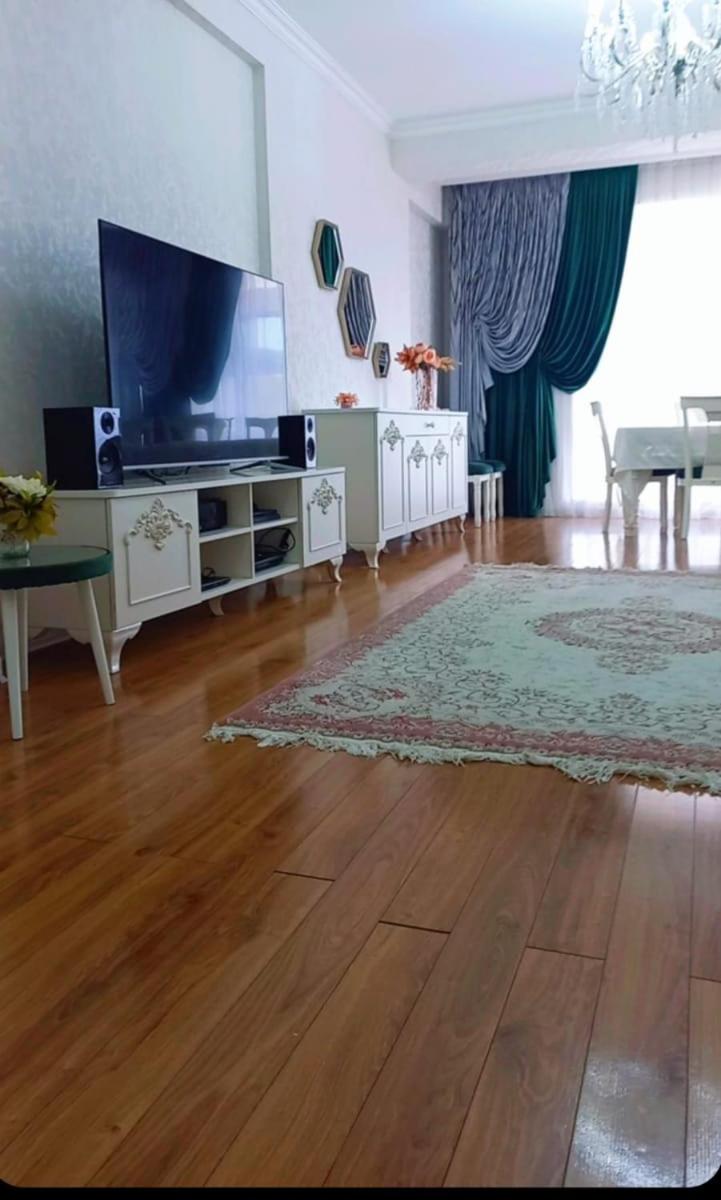 Farid's apartment