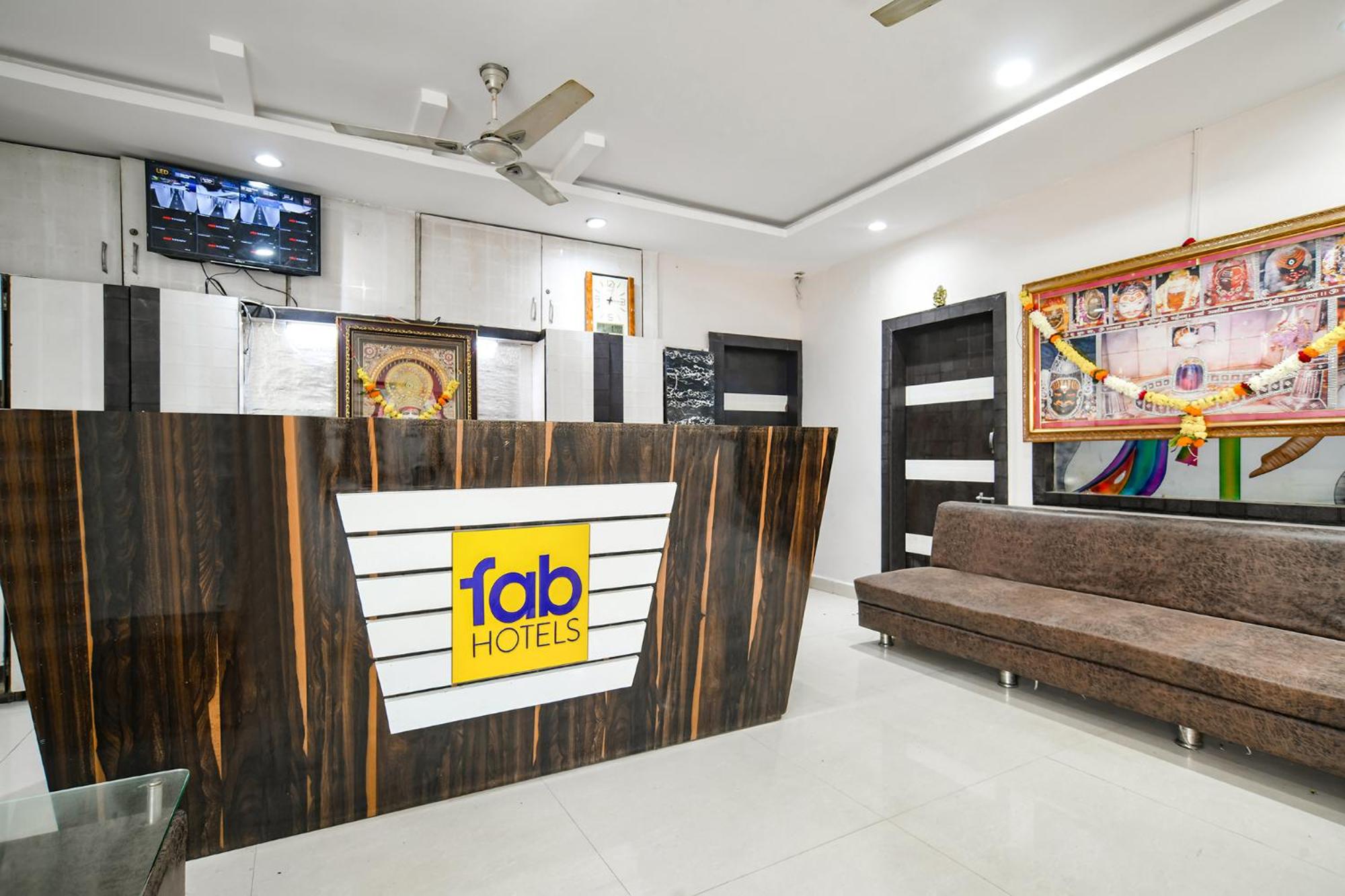 Lobby & Reception