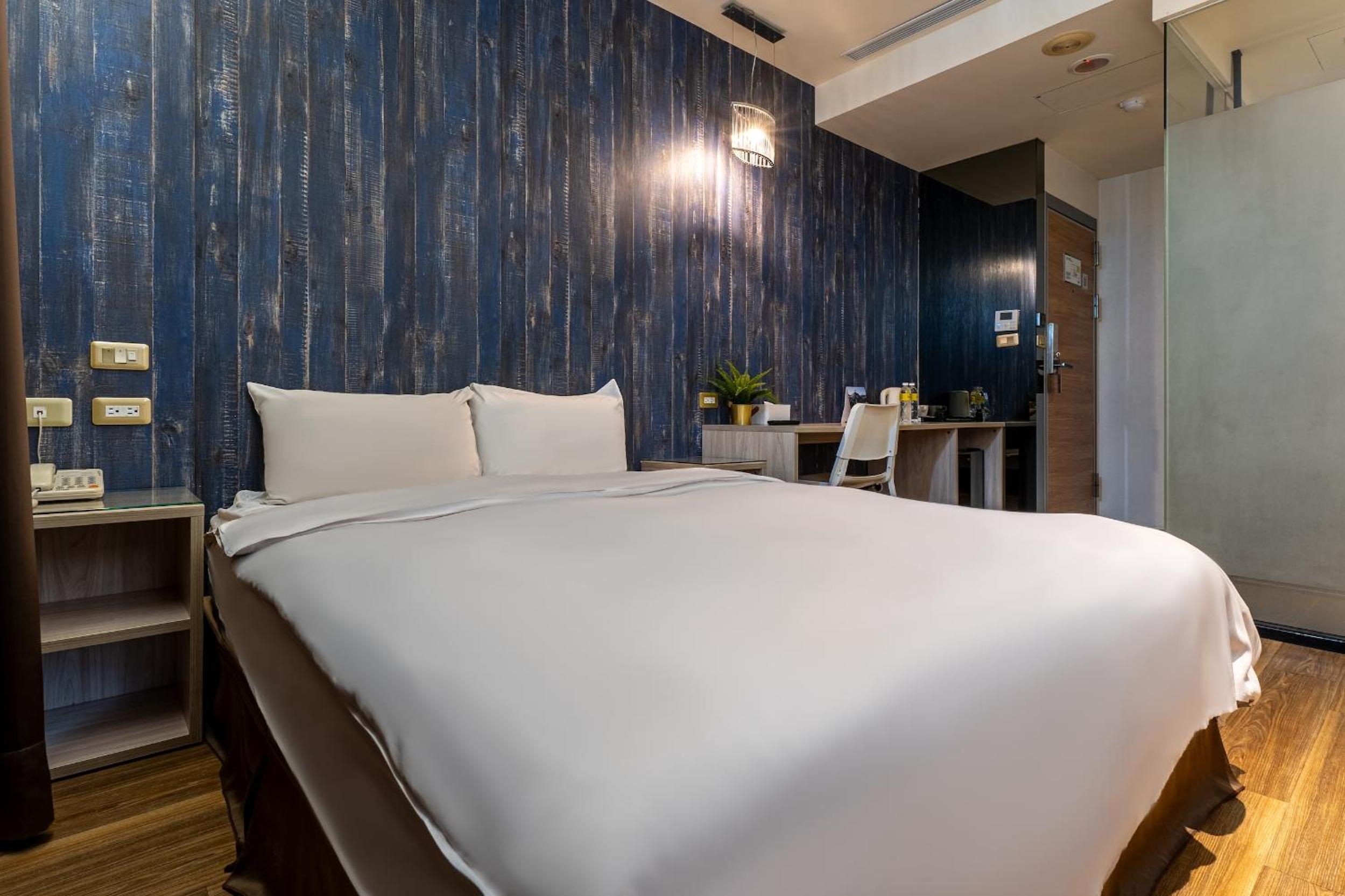 CHECK inn Express Taichung FuXing Hall 2