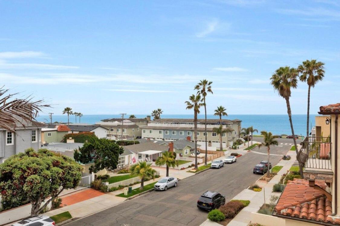 Good Times, Tan Lines - Ocean views rooftop lounge view 4