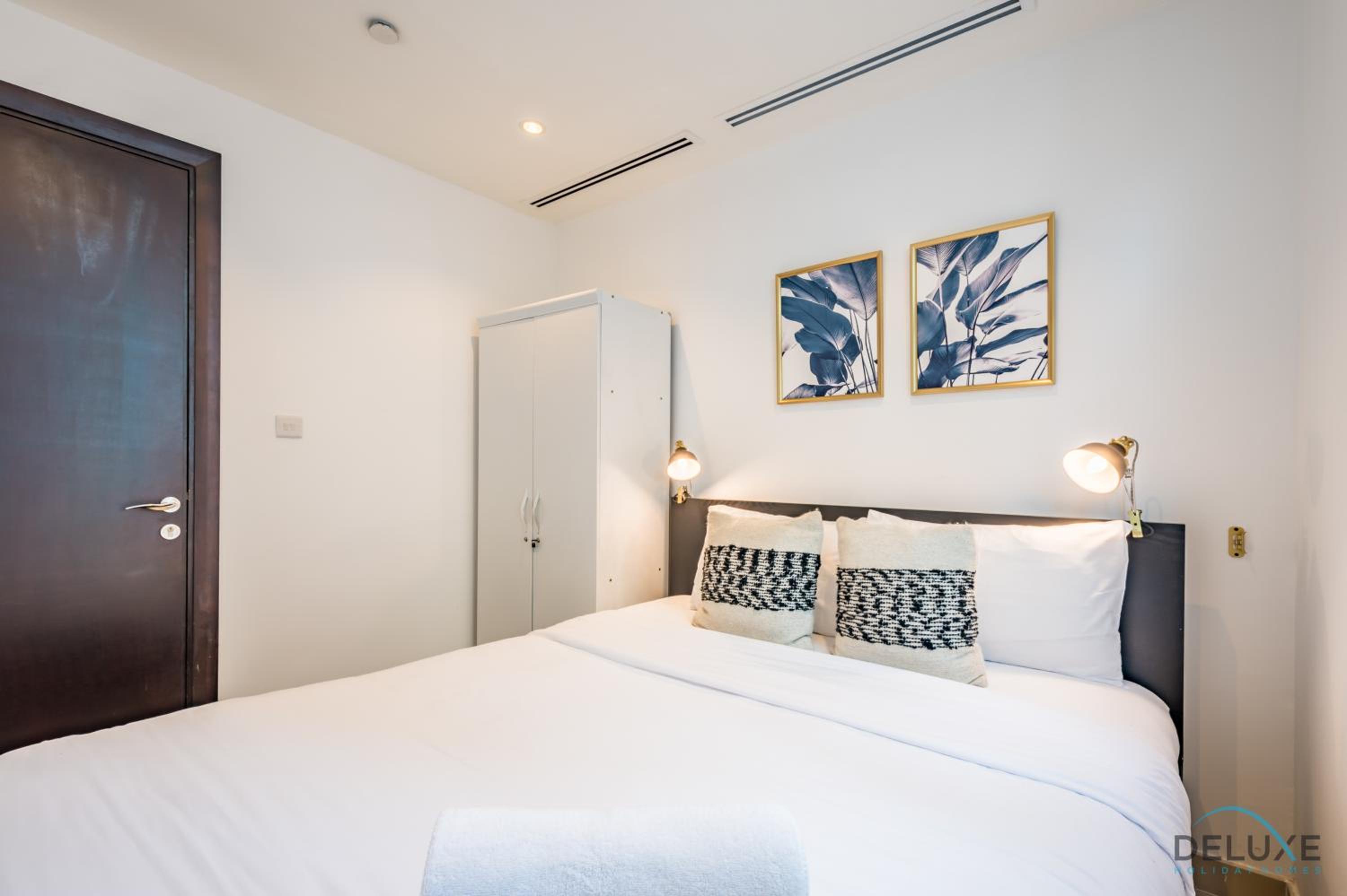 Captivating 1BR at DEC Towers Dubai Marina by Deluxe Holiday Homes — Dubai photo 5