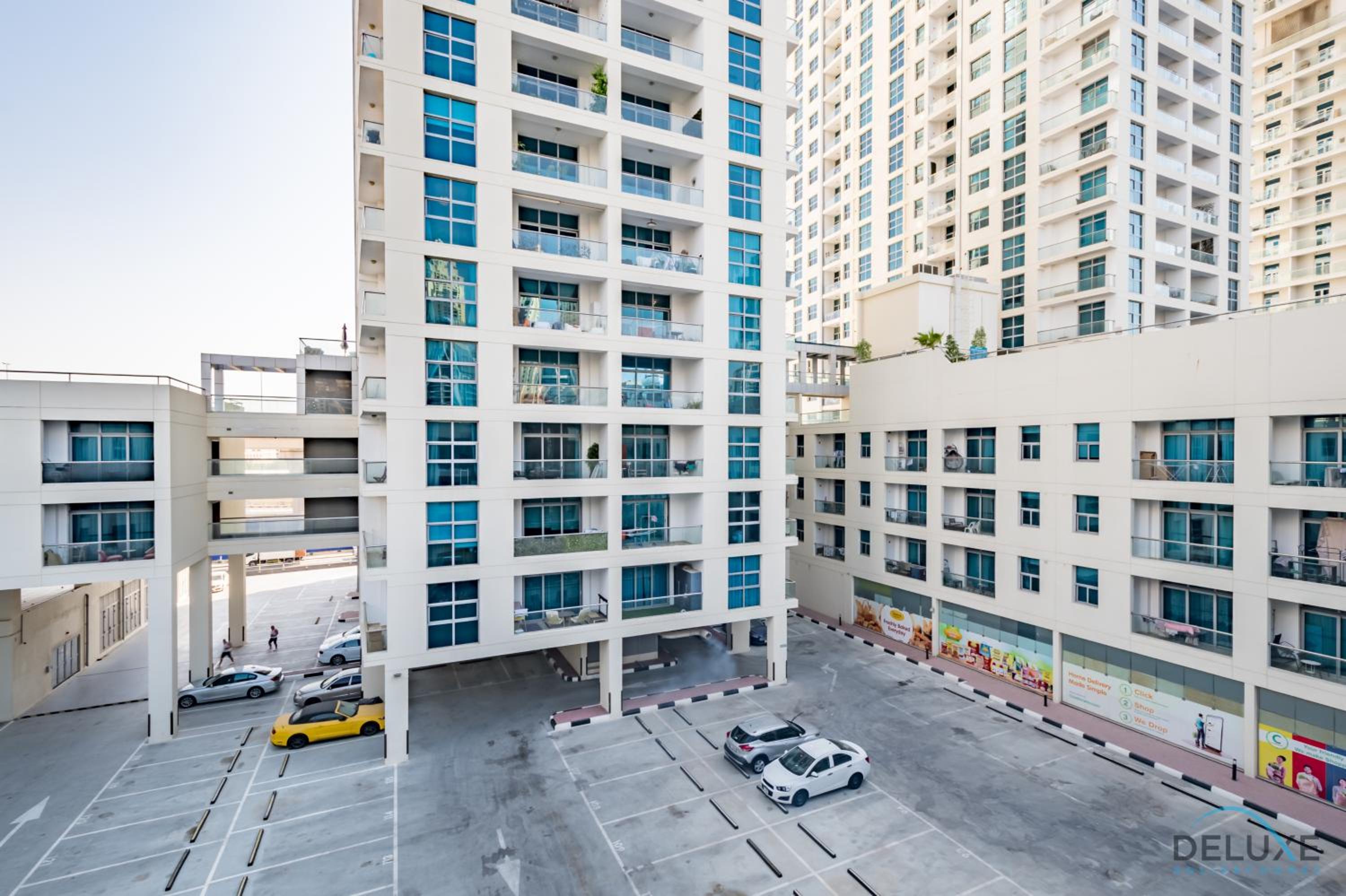 Captivating 1BR at DEC Towers Dubai Marina by Deluxe Holiday Homes — Dubai photo 3