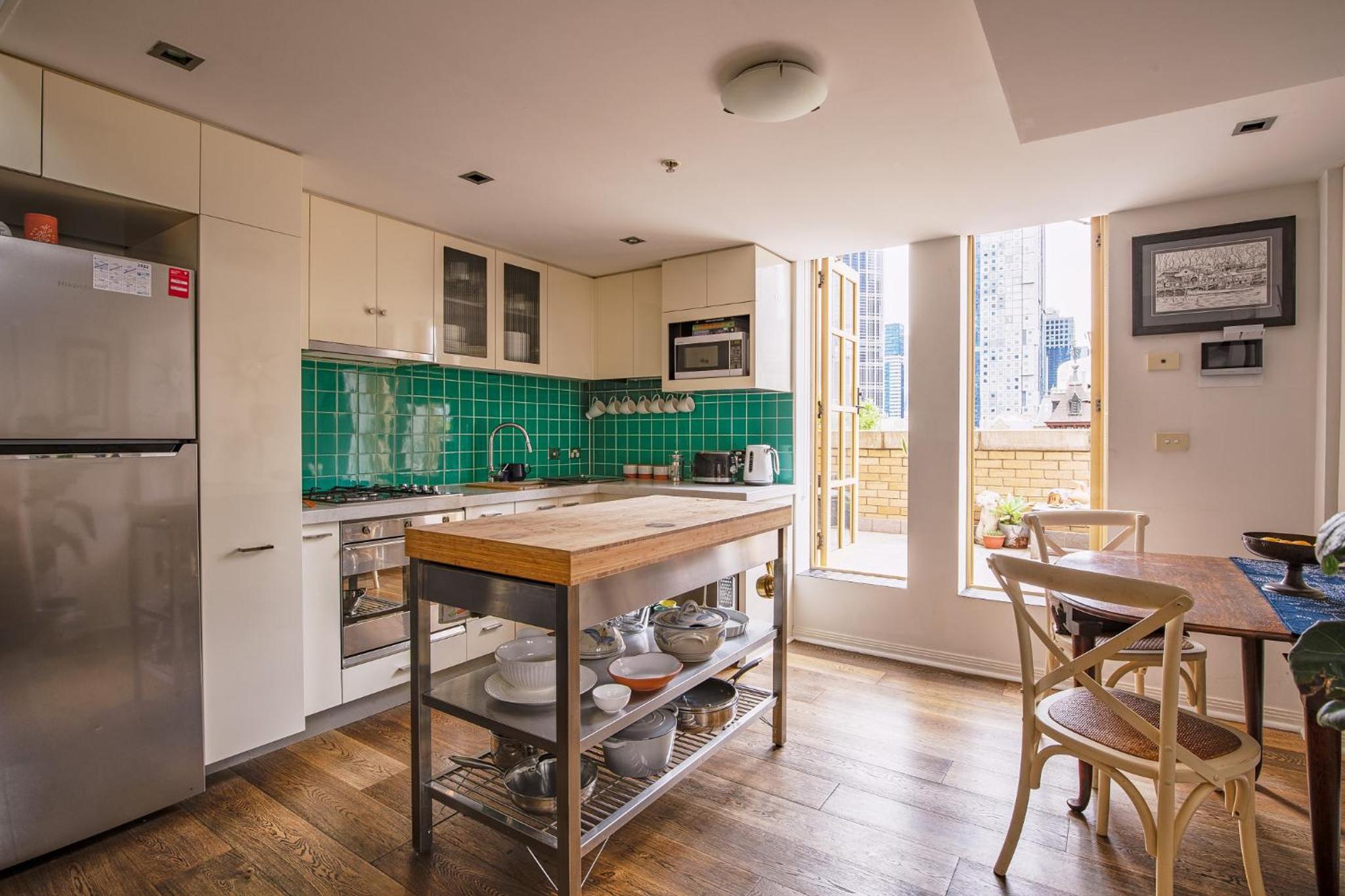 Deco Loft on Russell Street