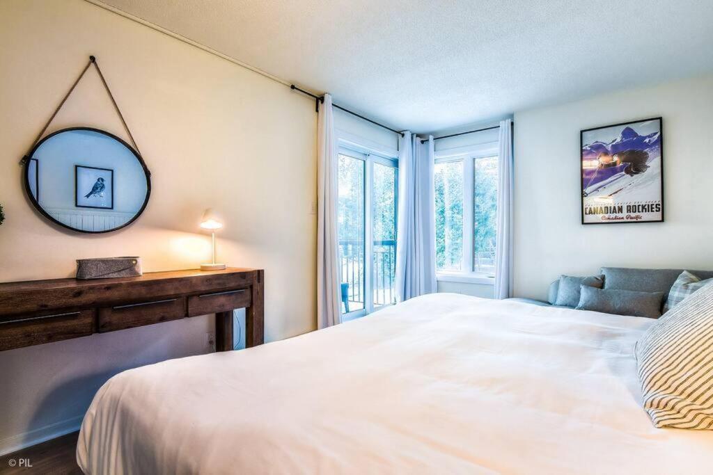Chic Mt-Tremblant Condo with View on the Lake by Denstays