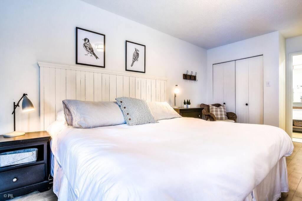 Chic Mt-Tremblant Condo with View on the Lake by Denstays