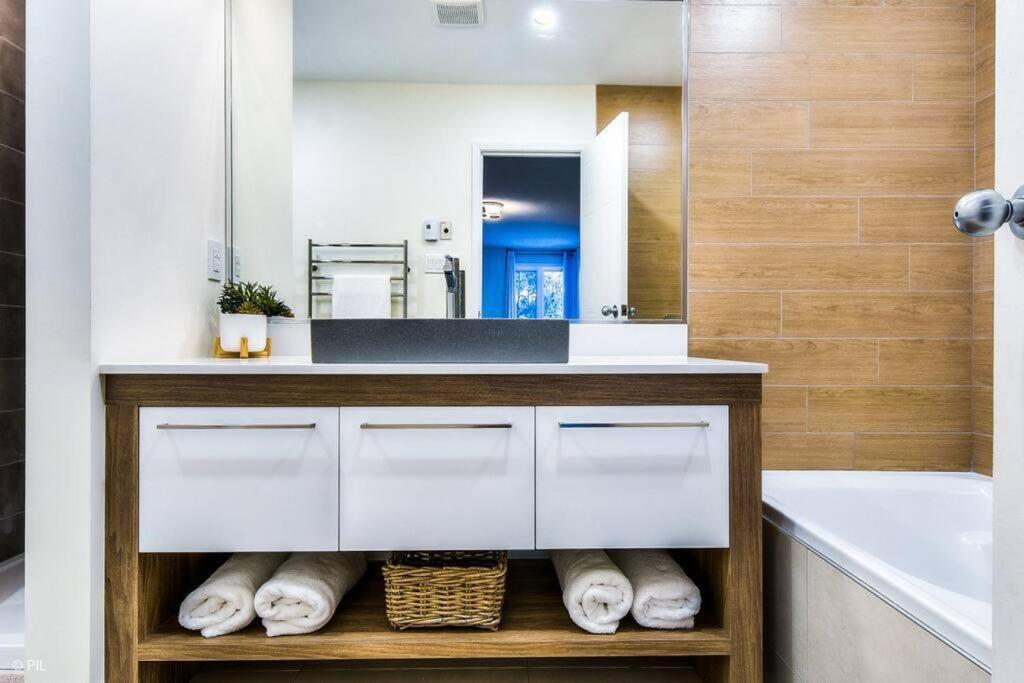Chic Mt-Tremblant Condo with View on the Lake by Denstays