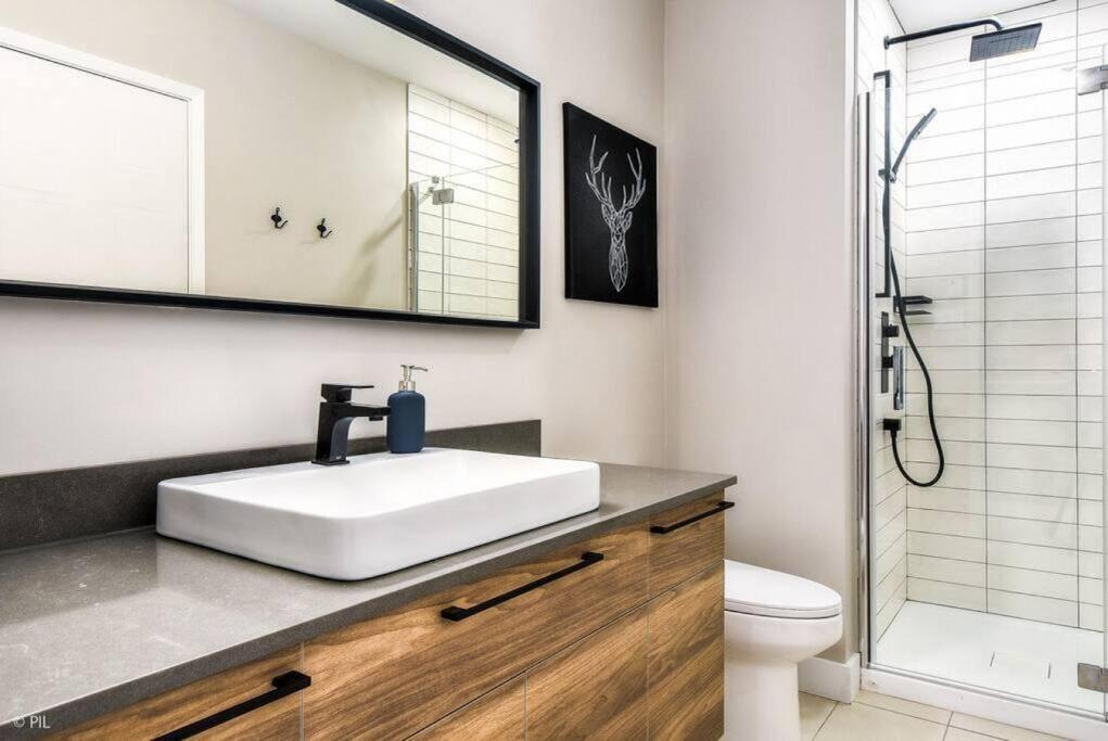 Chic Mt-Tremblant Condo with View on the Lake by Denstays
