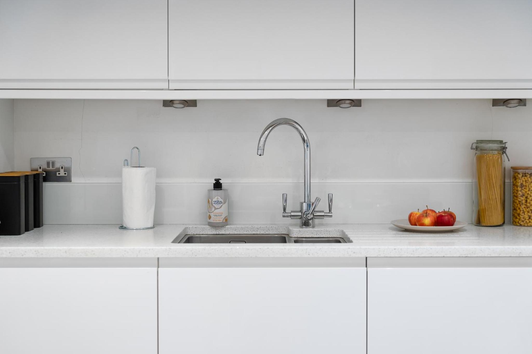 4BR 2BA House By LiveStay Short Lets & Serviced Accommodation London Near Oxford Circus With 2 Private Patios