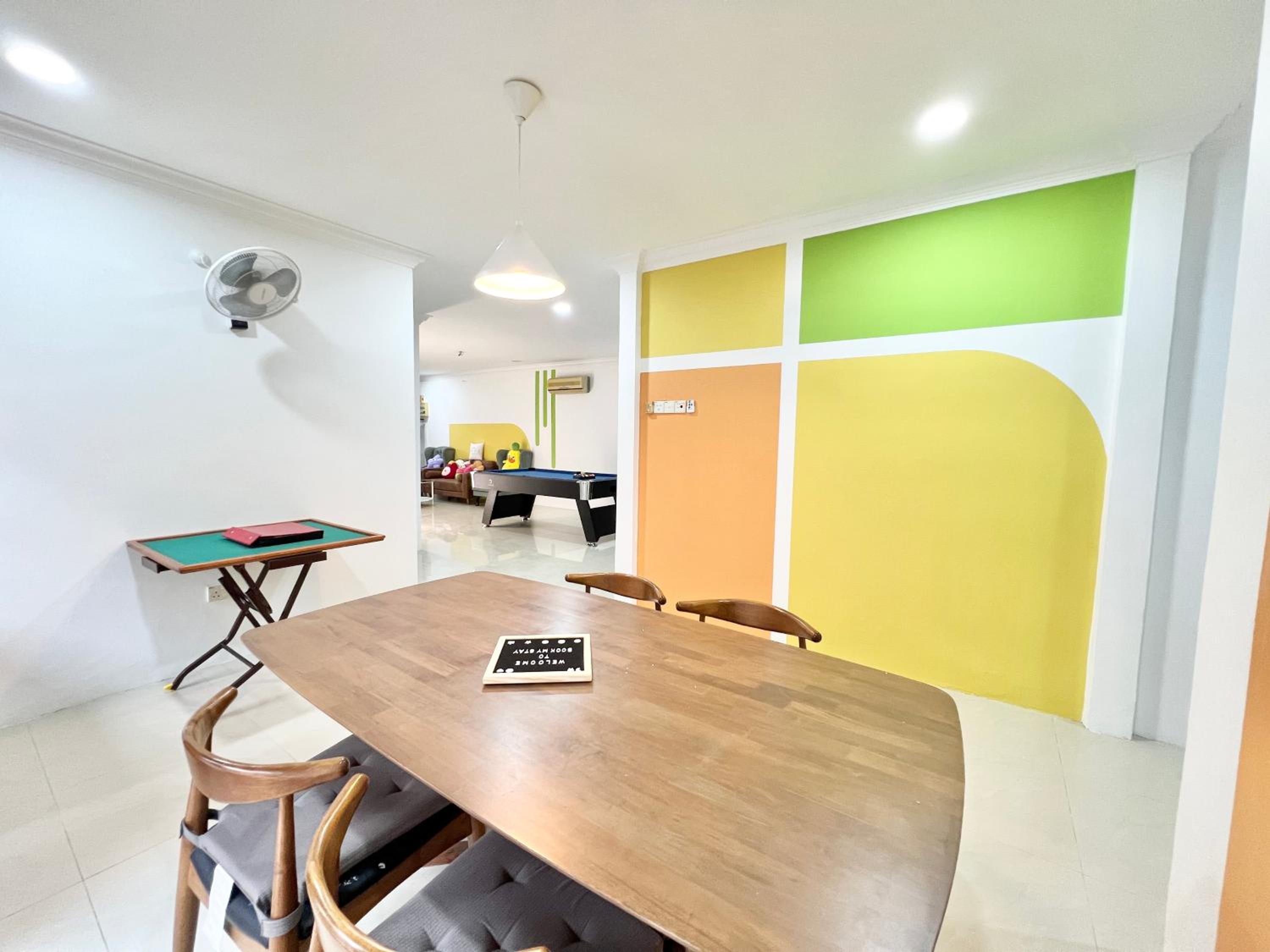 5 min CIQ Landed Party House 12 pax