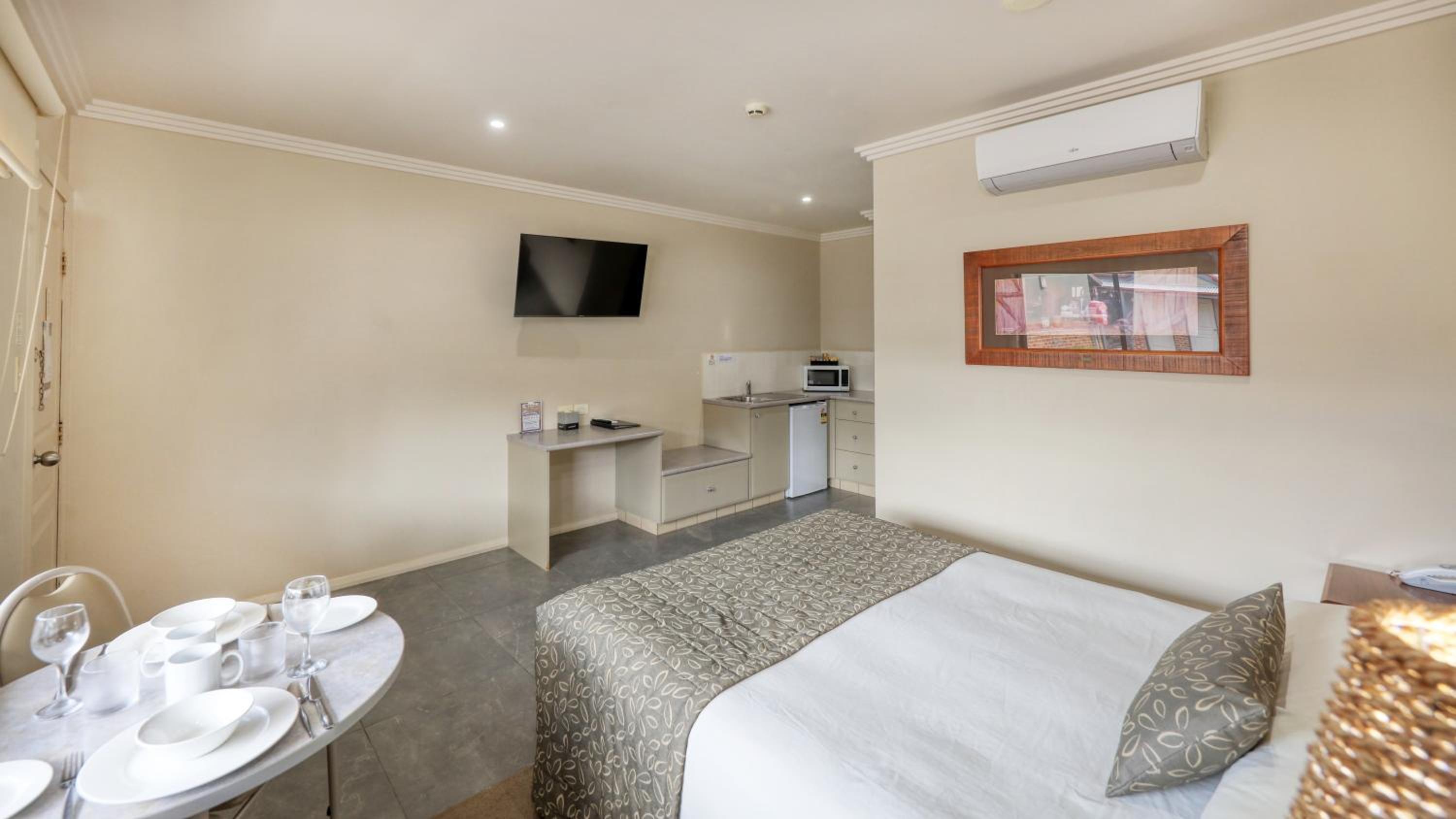 The Saltbush Motor Inn