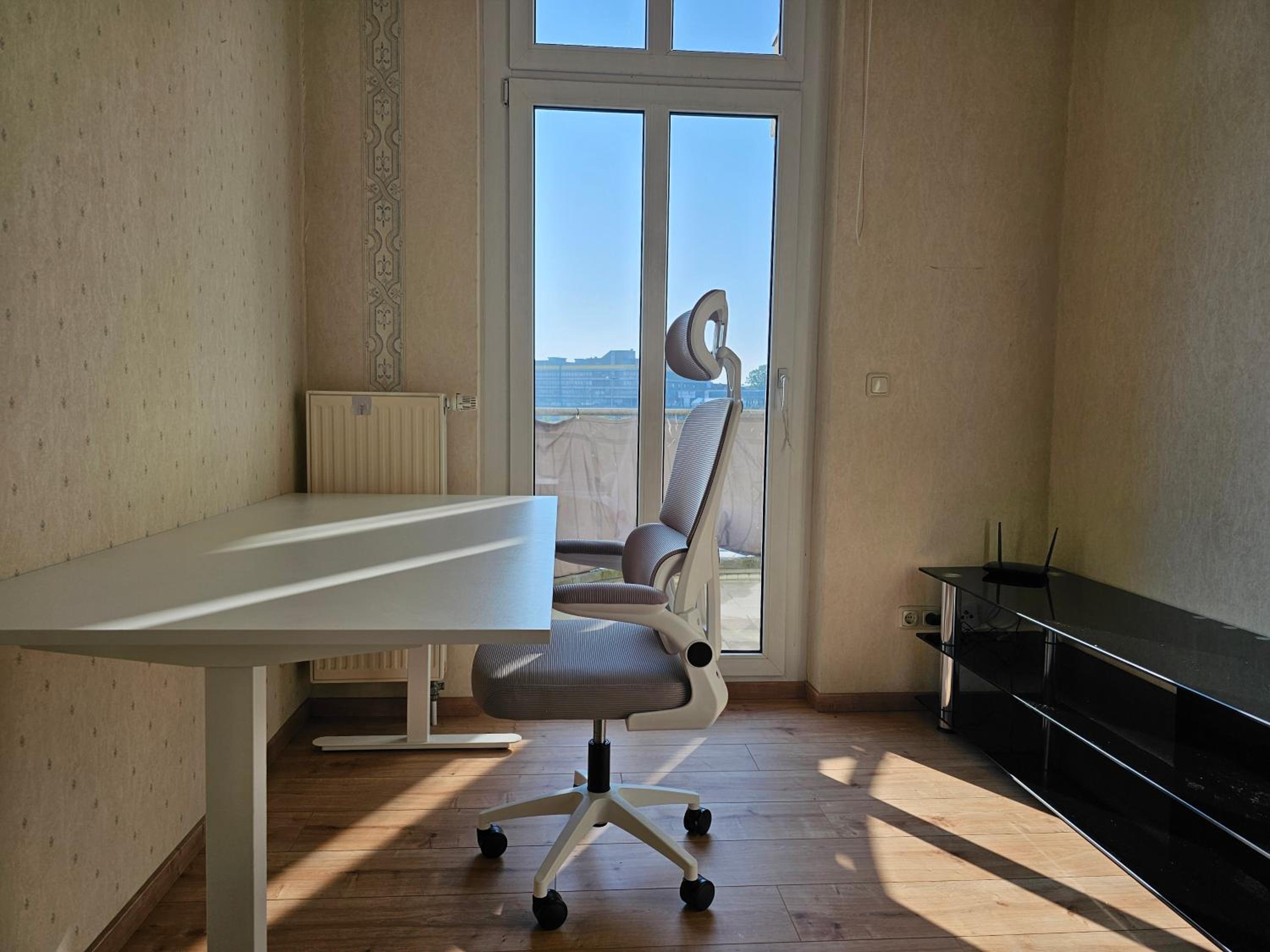135qm 4 Zimmer Ferienwohnung in Stadtnähe, Wintergarten Parkplatz