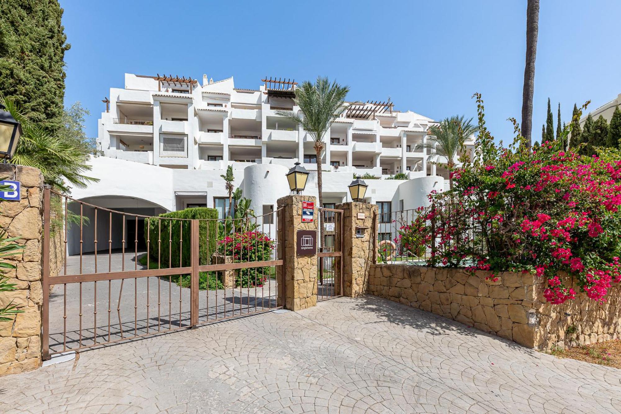 Beautiful two-bed apartment Mijas Golf
