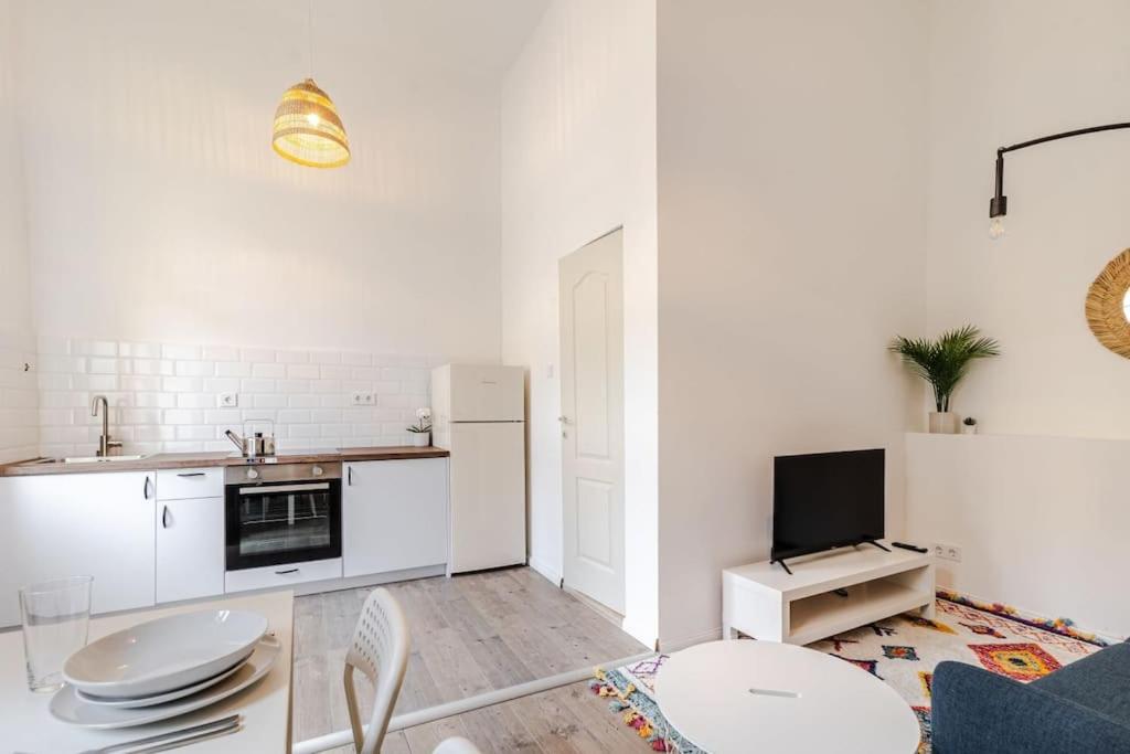 WestEnd Prime Location Apartment view 2