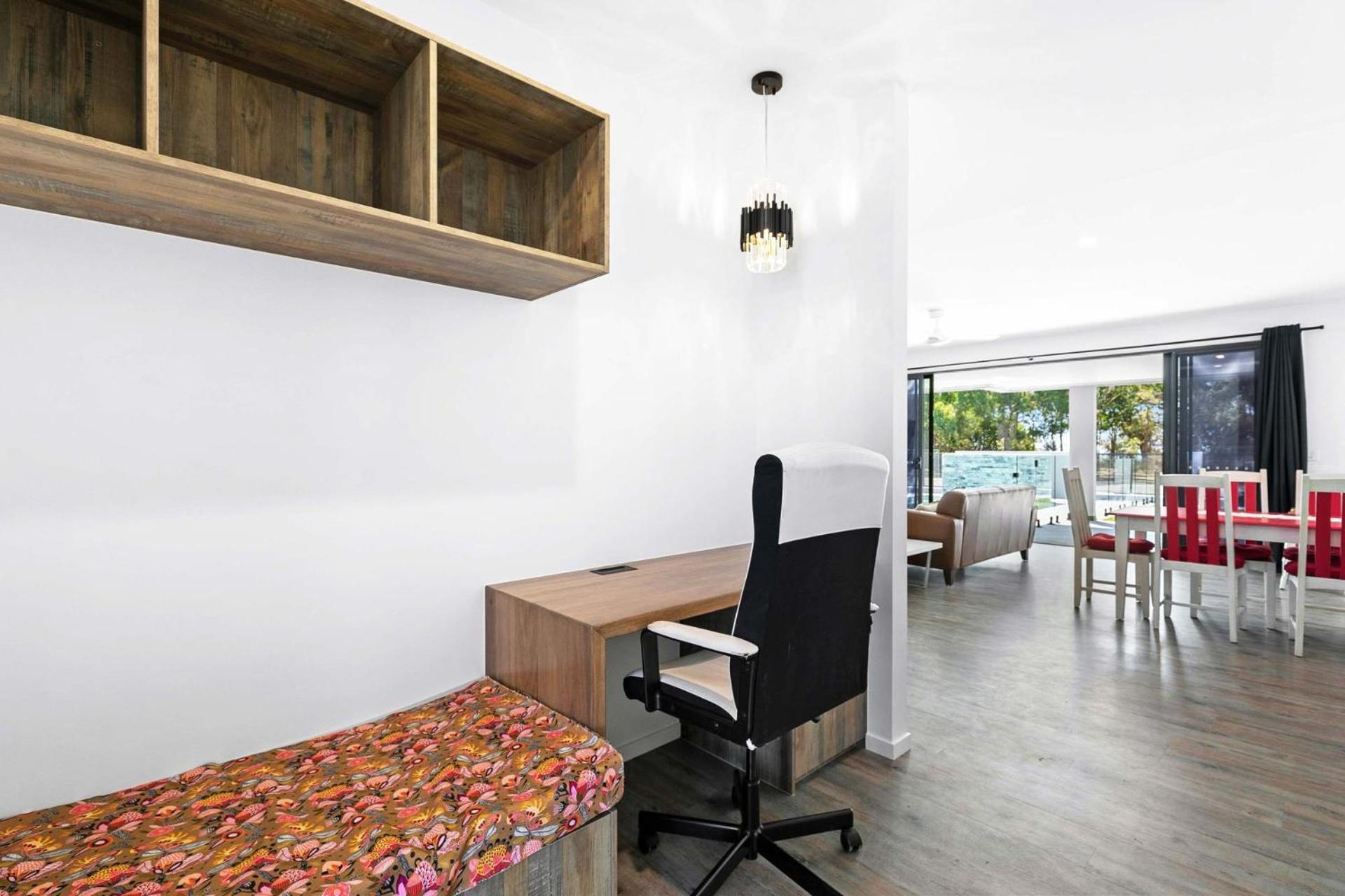 Seaside Unit in Urangan