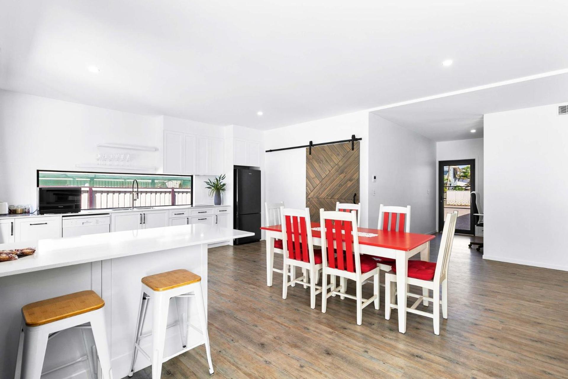 Seaside Unit in Urangan