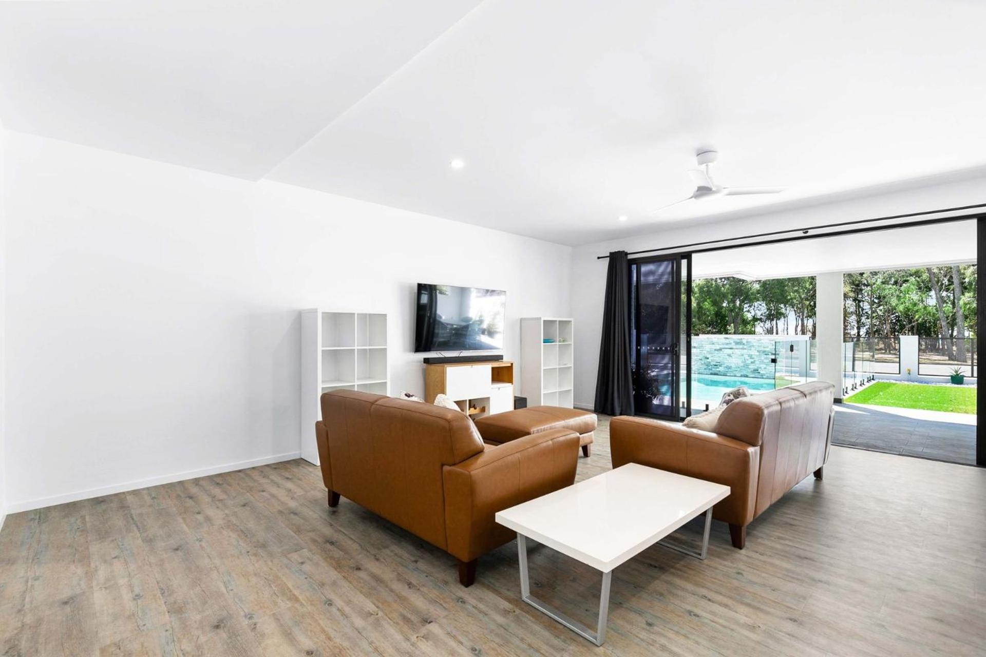 Seaside Unit in Urangan