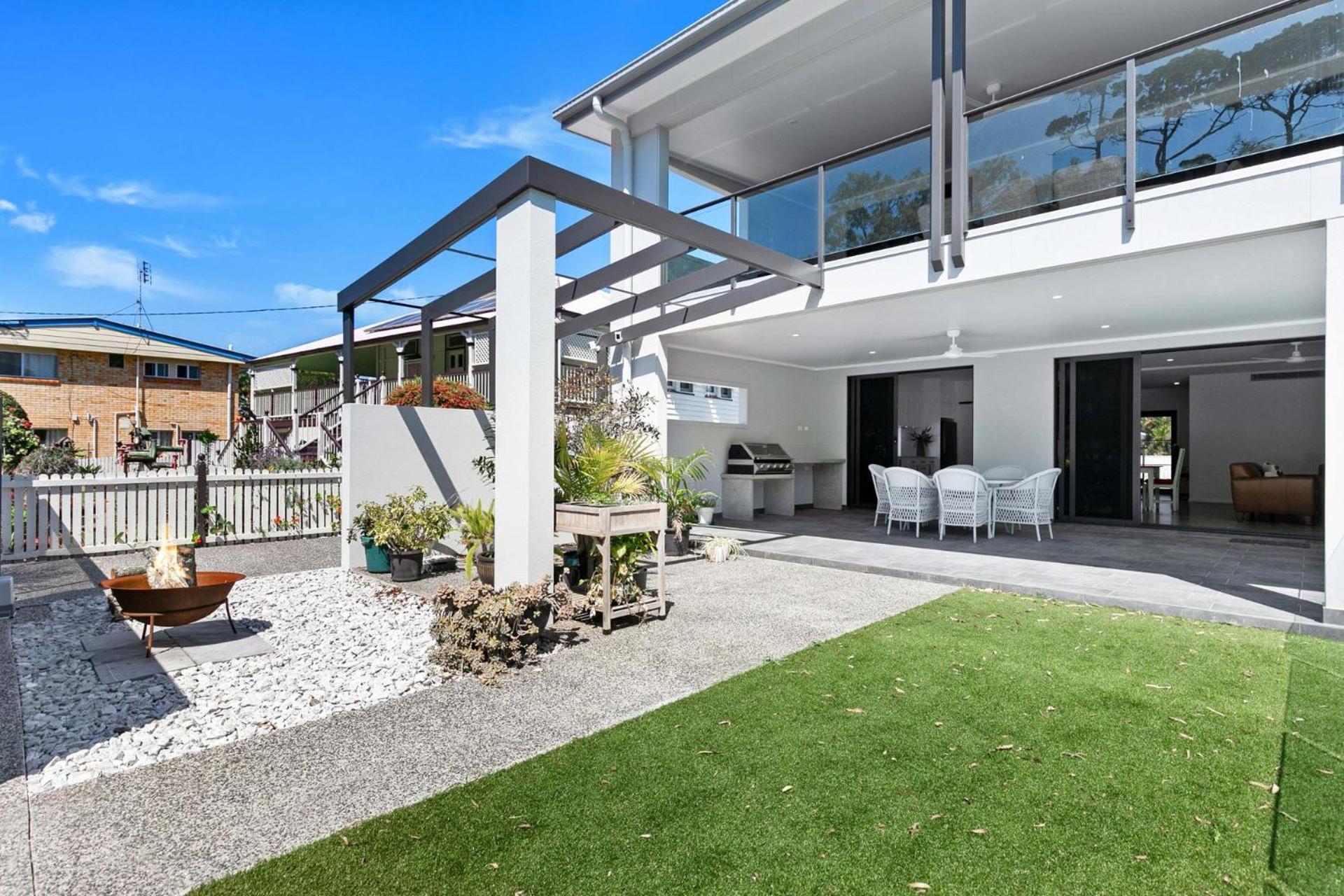 Seaside Unit in Urangan