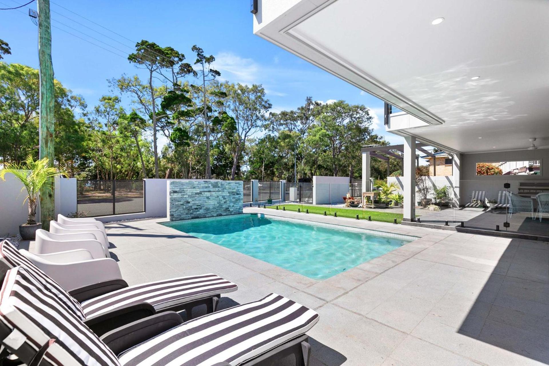 Seaside Unit in Urangan
