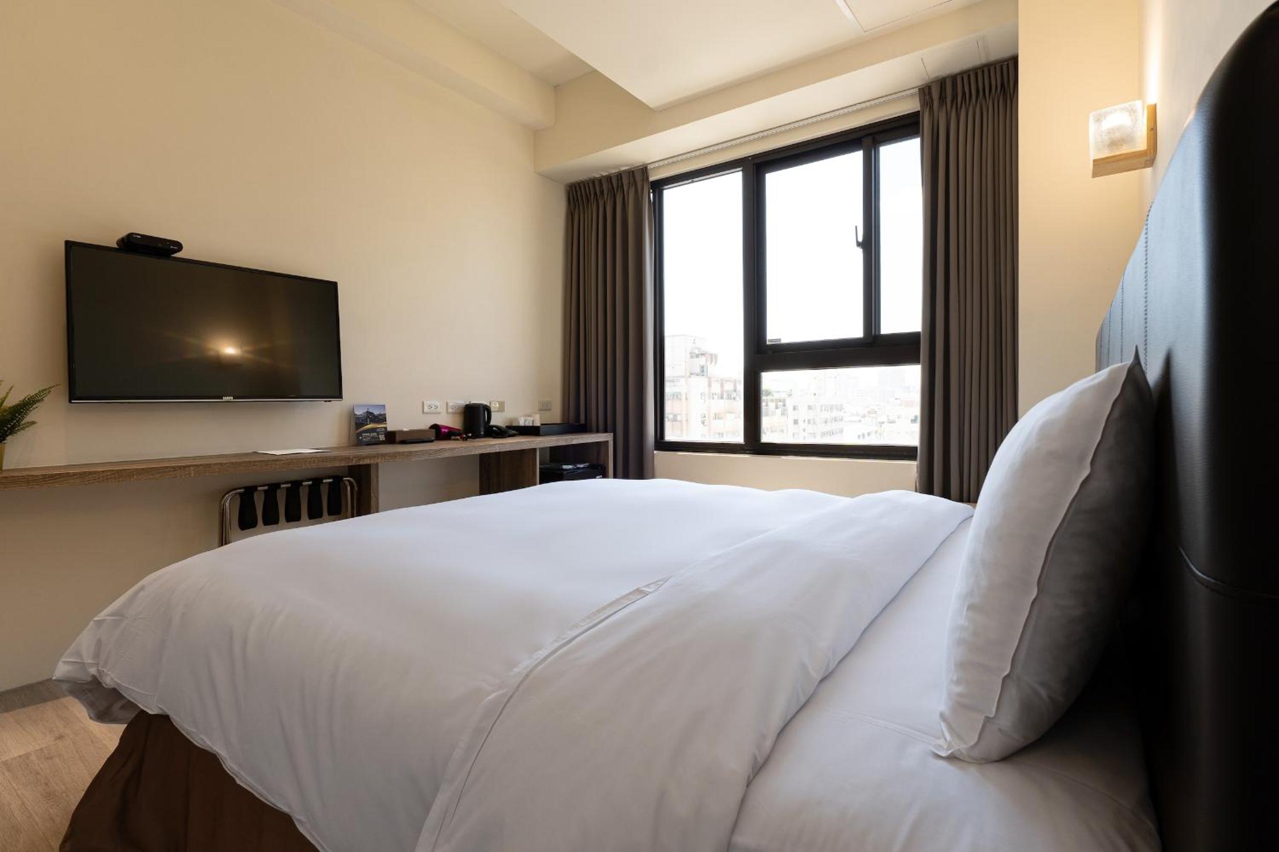 CHECK inn Express Taichung Fuxing