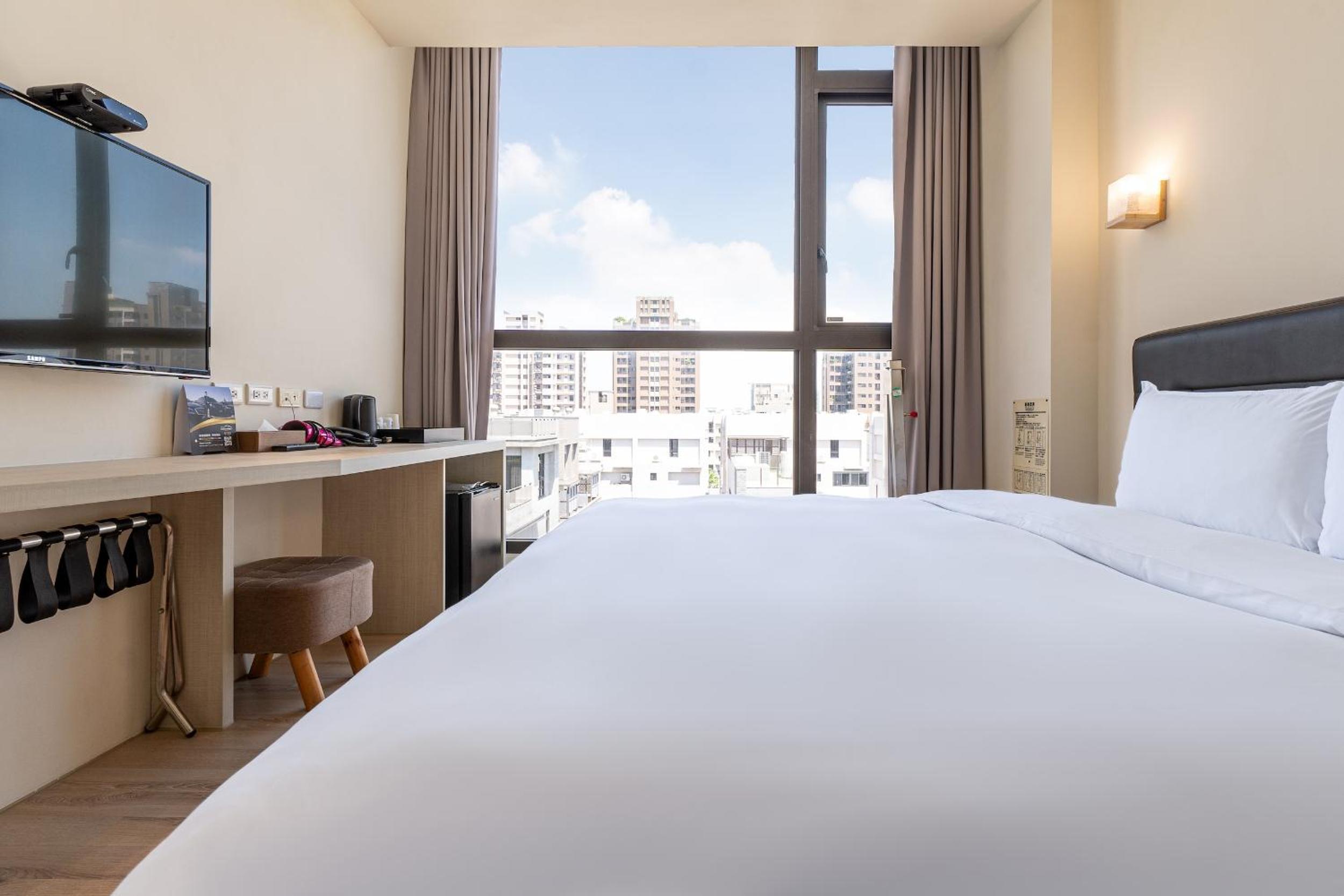 CHECK inn Express Taichung Fuxing