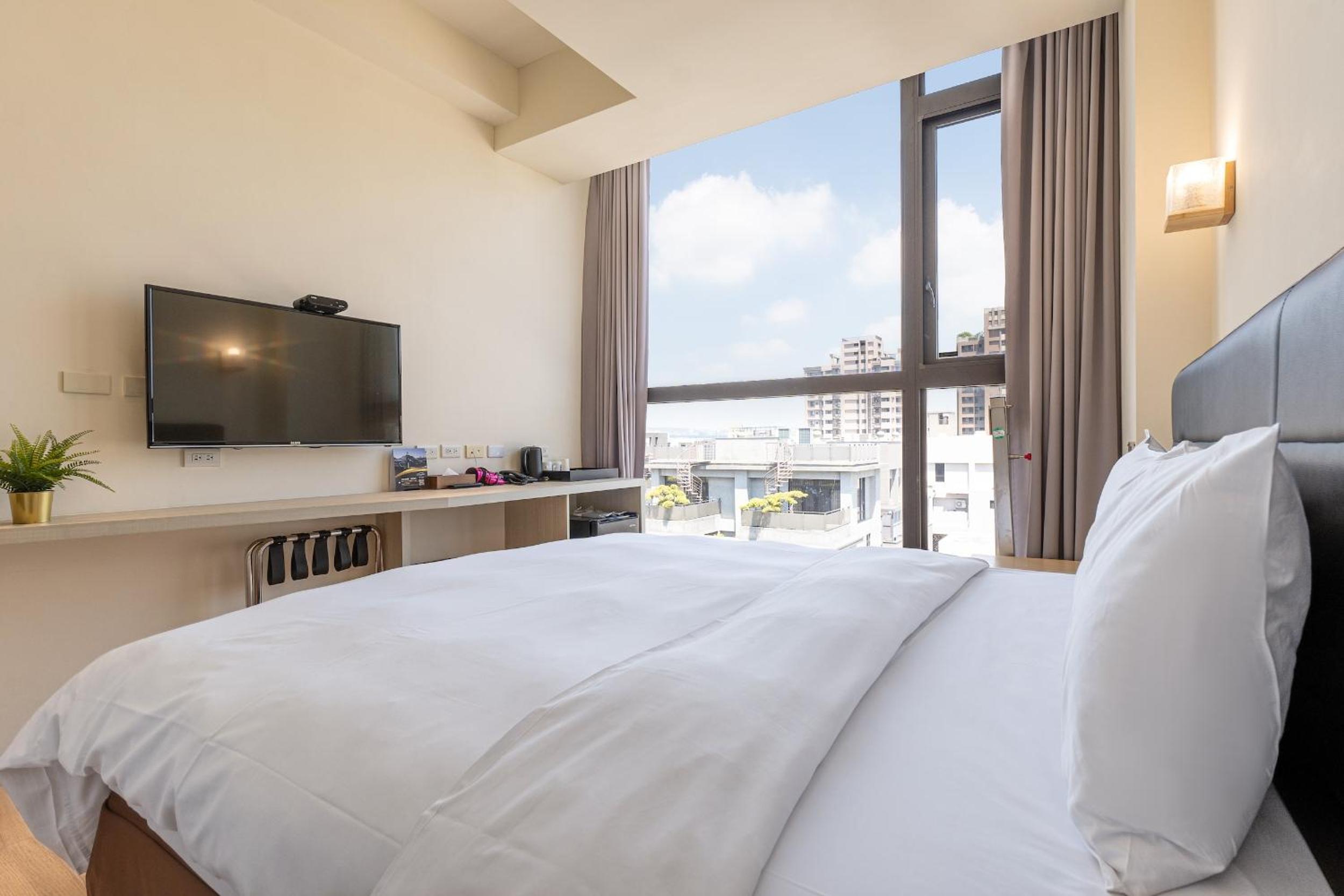 CHECK inn Express Taichung Fuxing