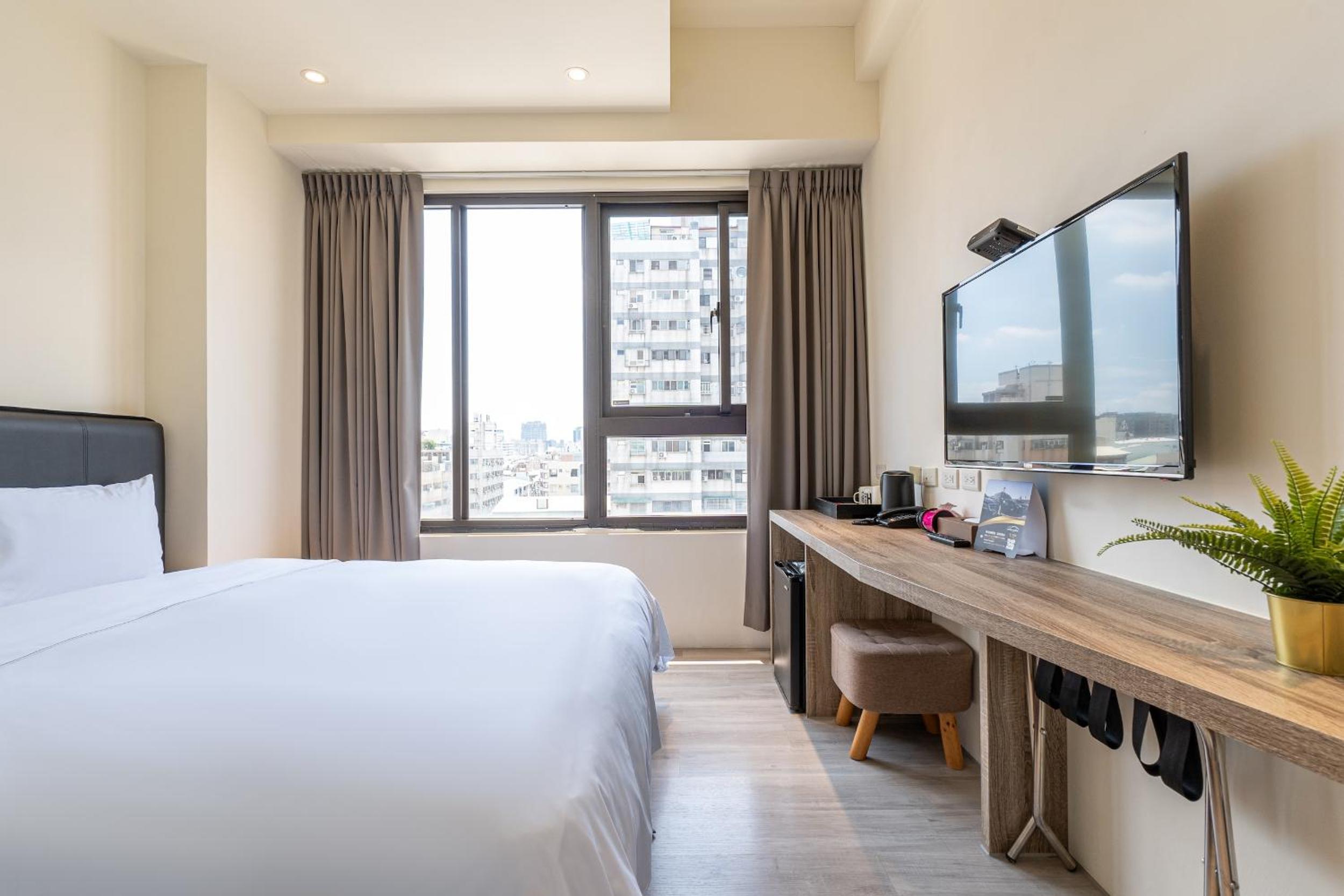 CHECK inn Express Taichung Fuxing
