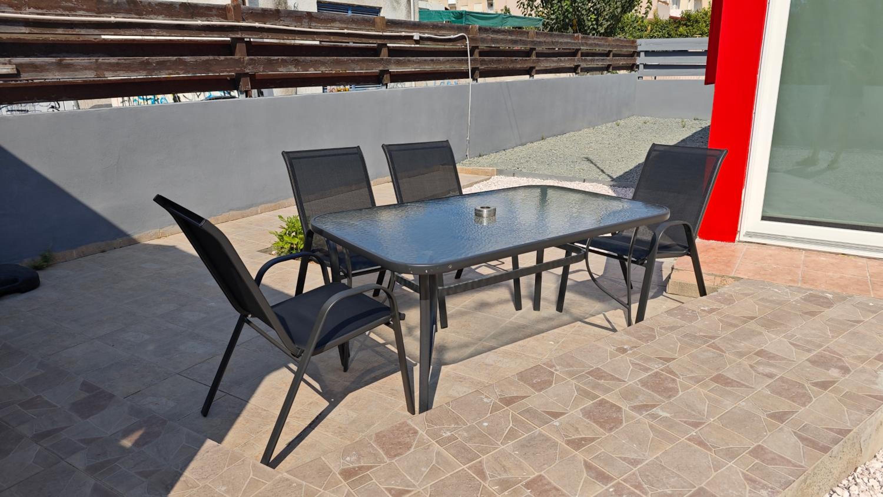 Modern 1-bedroom home in Larnaca with a private garden ideal for long stays and remote work