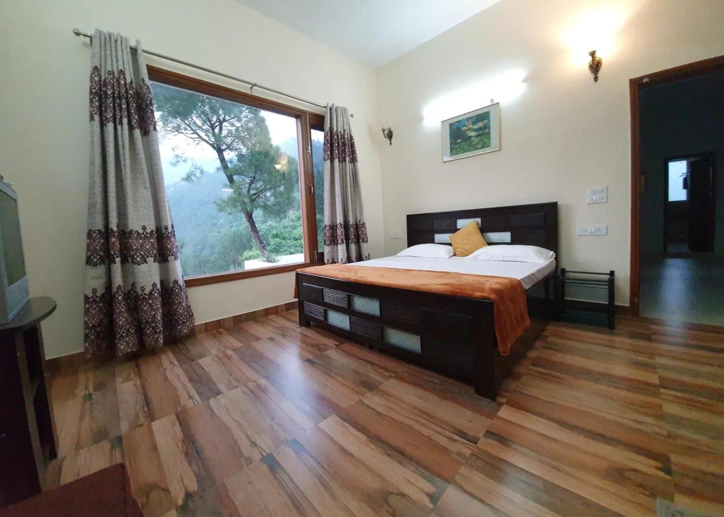Rosebud Villa view 4