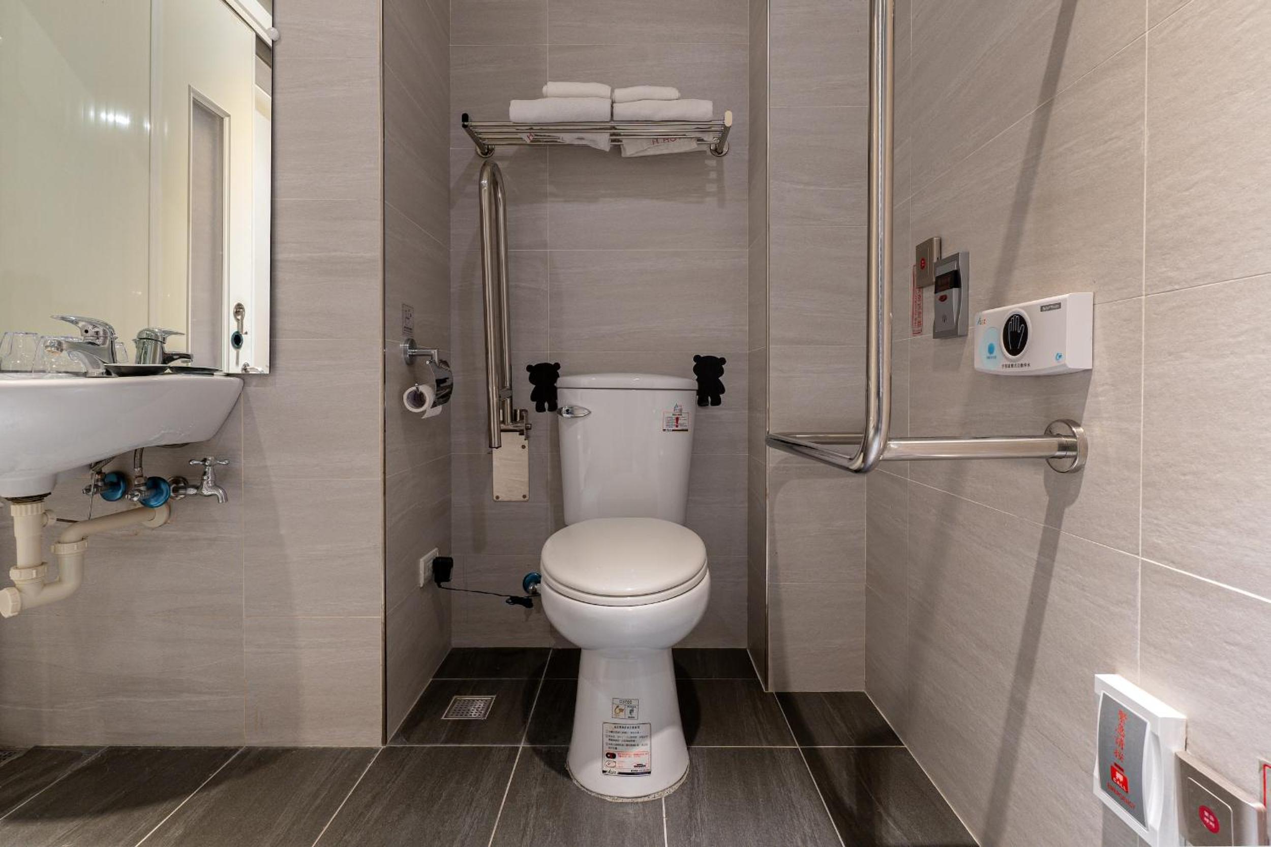 CHECK inn Express Taichung Fuxing