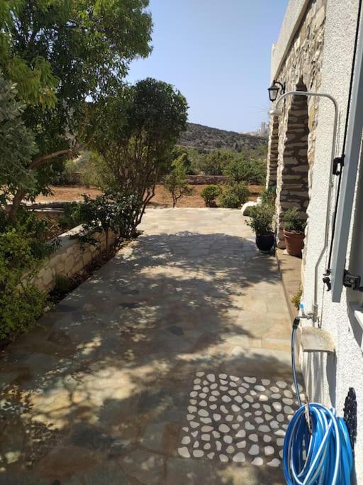 The House of Manos and Helen view 4
