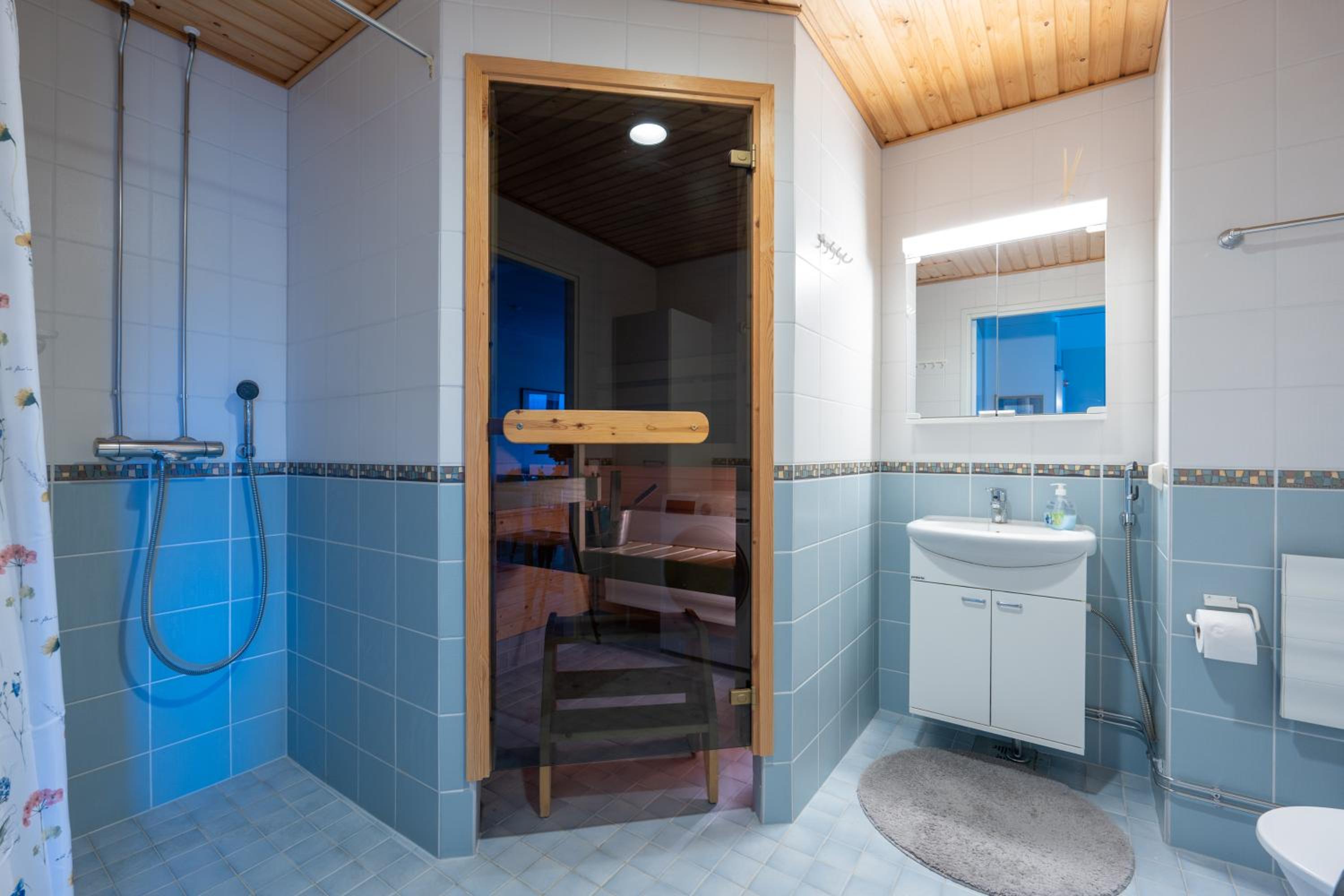 Cosy City Apartment with Sauna