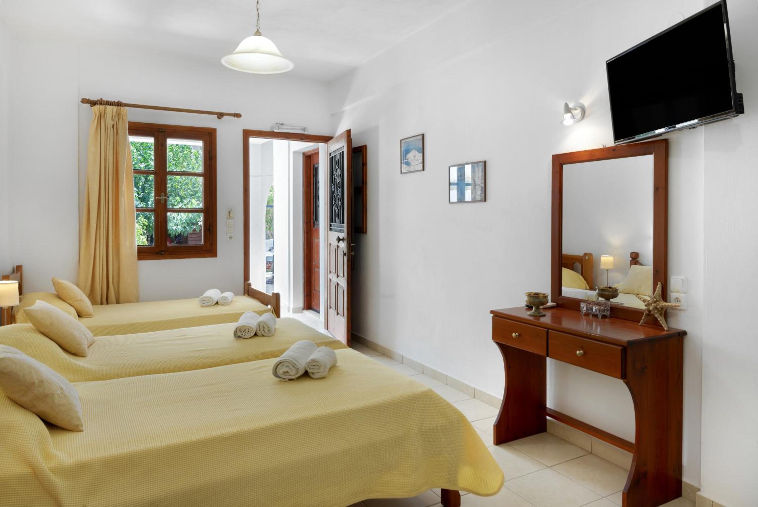 Studios Asterias 3 view 2